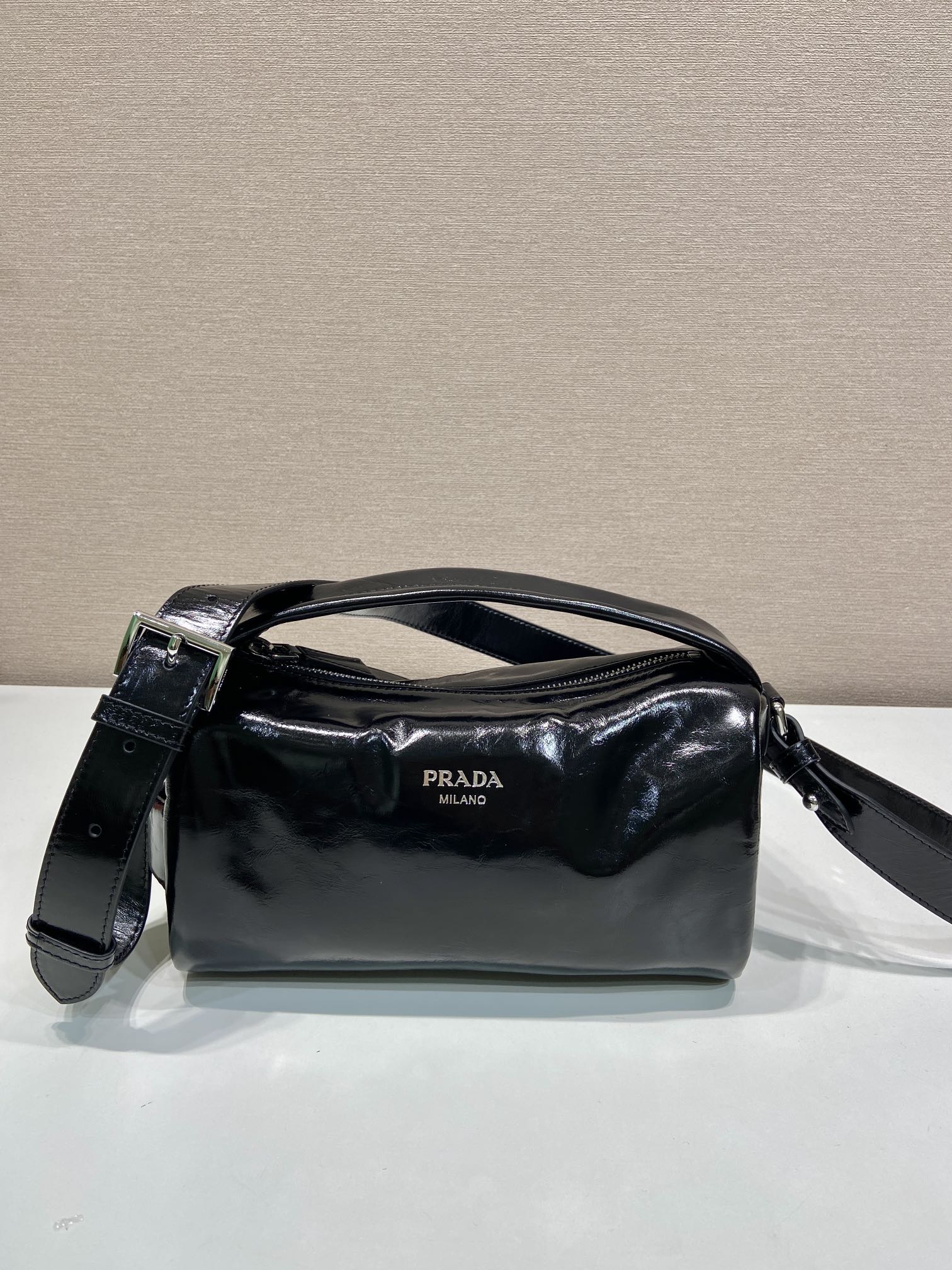 普拉达 PRADA Borsa 手提 斜跨 单肩包 黑色油蜡  H0 2VH188_2CYR_F0002_V_DOO