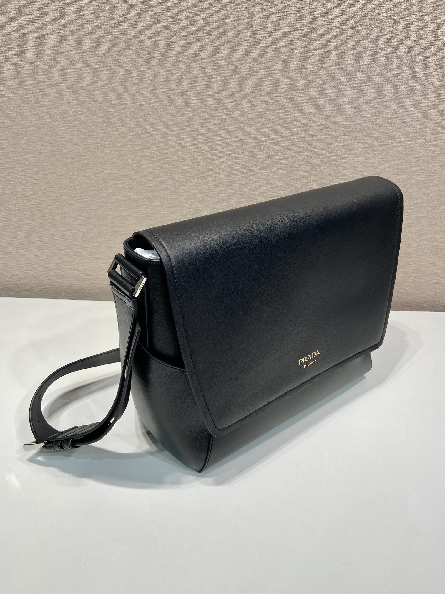 30 普拉达 PRADA Borsa 手提 斜跨 单肩包 黑色皮  H0-2VD068 