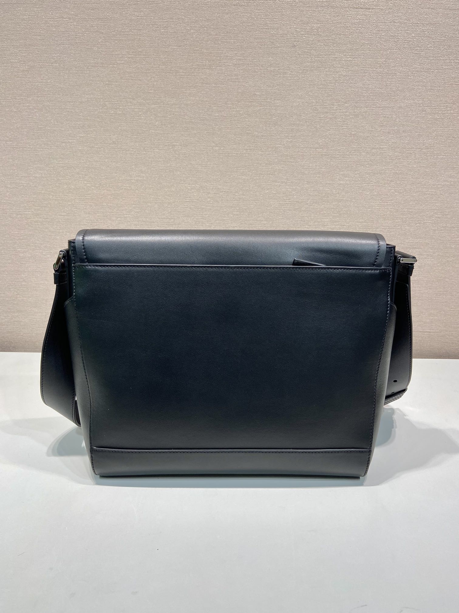 30 普拉达 PRADA Borsa 手提 斜跨 单肩包 黑色皮  H0-2VD068 