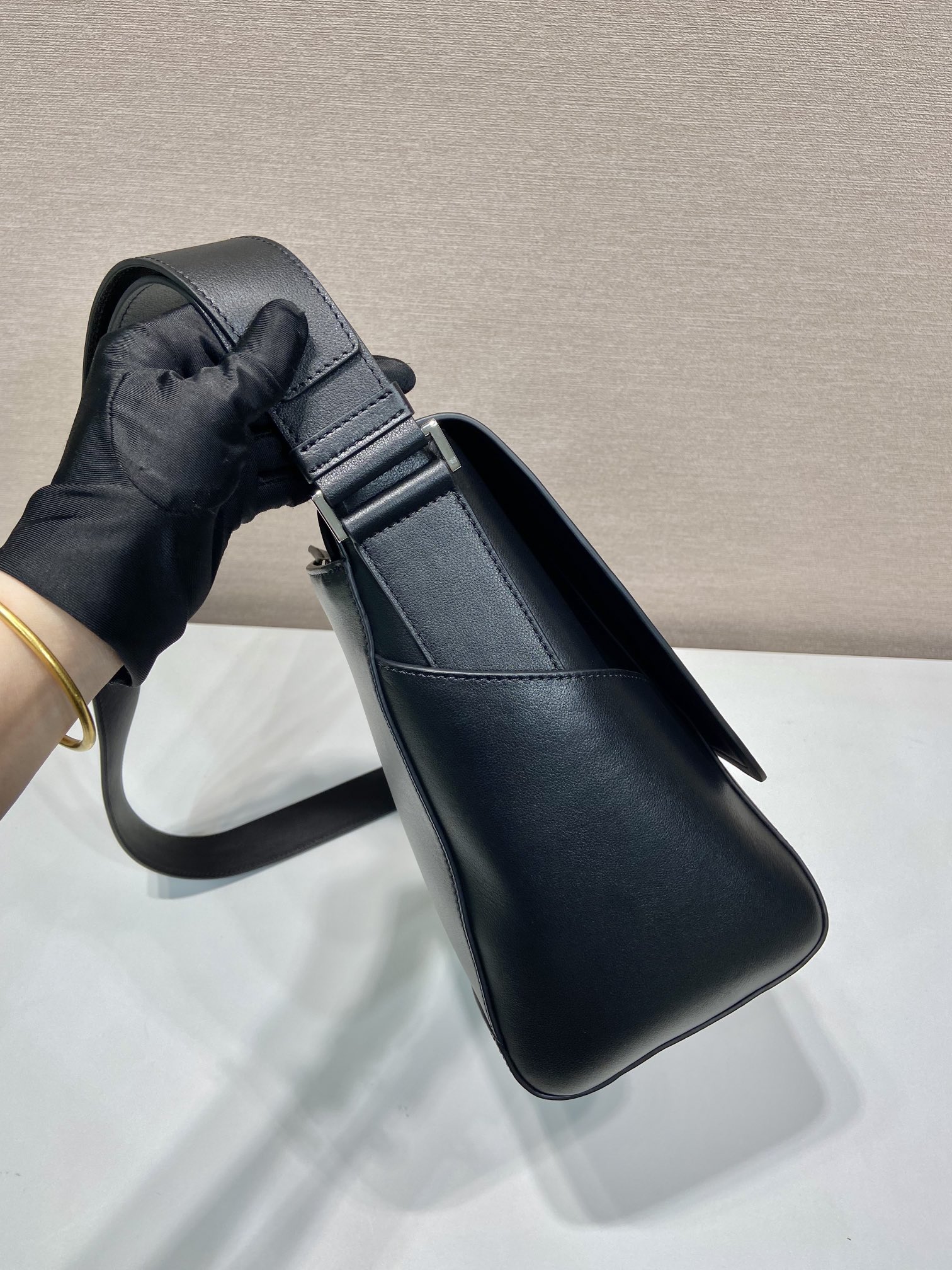 30 普拉达 PRADA Borsa 手提 斜跨 单肩包 黑色皮  H0-2VD068 