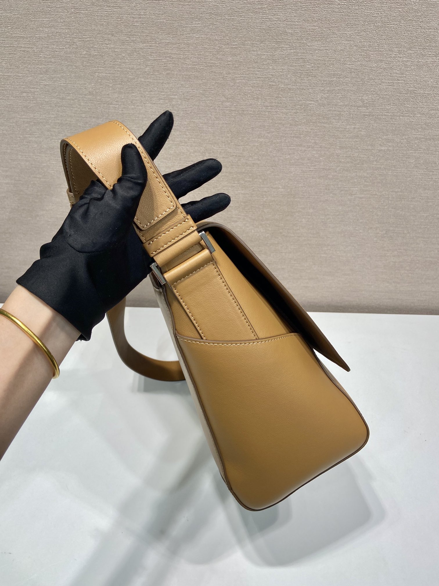 30 普拉达 PRADA Borsa 手提 斜跨 单肩包 军绿油蜡  H0-2VD068_2CYS_F03BH