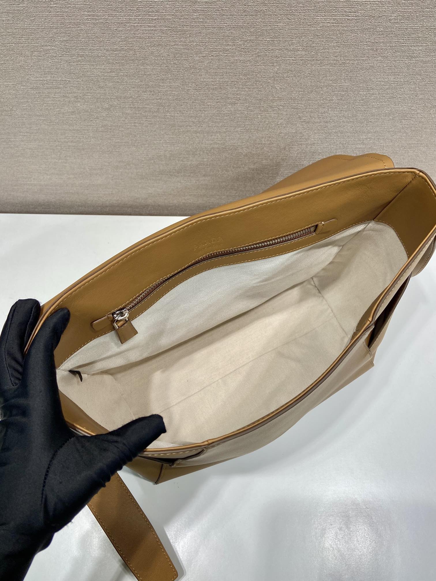 30 普拉达 PRADA Borsa 手提 斜跨 单肩包 军绿油蜡  H0-2VD068_2CYS_F03BH