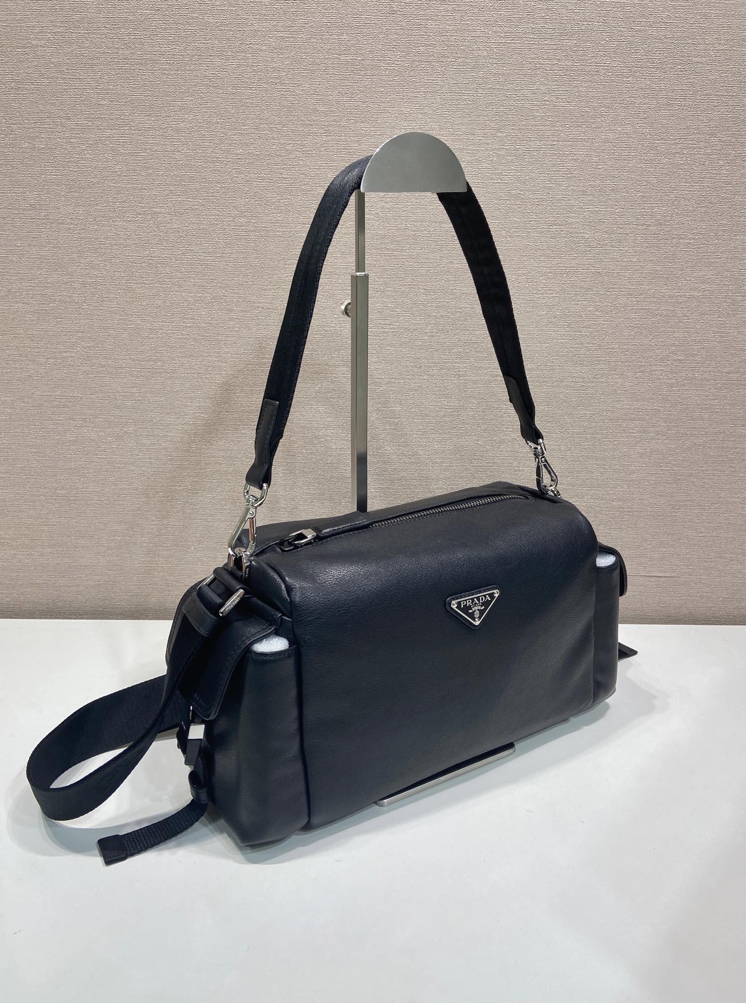 普拉达 PRADA  Re-Nylon 斜跨 单肩包 黑色 皮革 H0-2VH206_2HE8_F0002_V_OOO