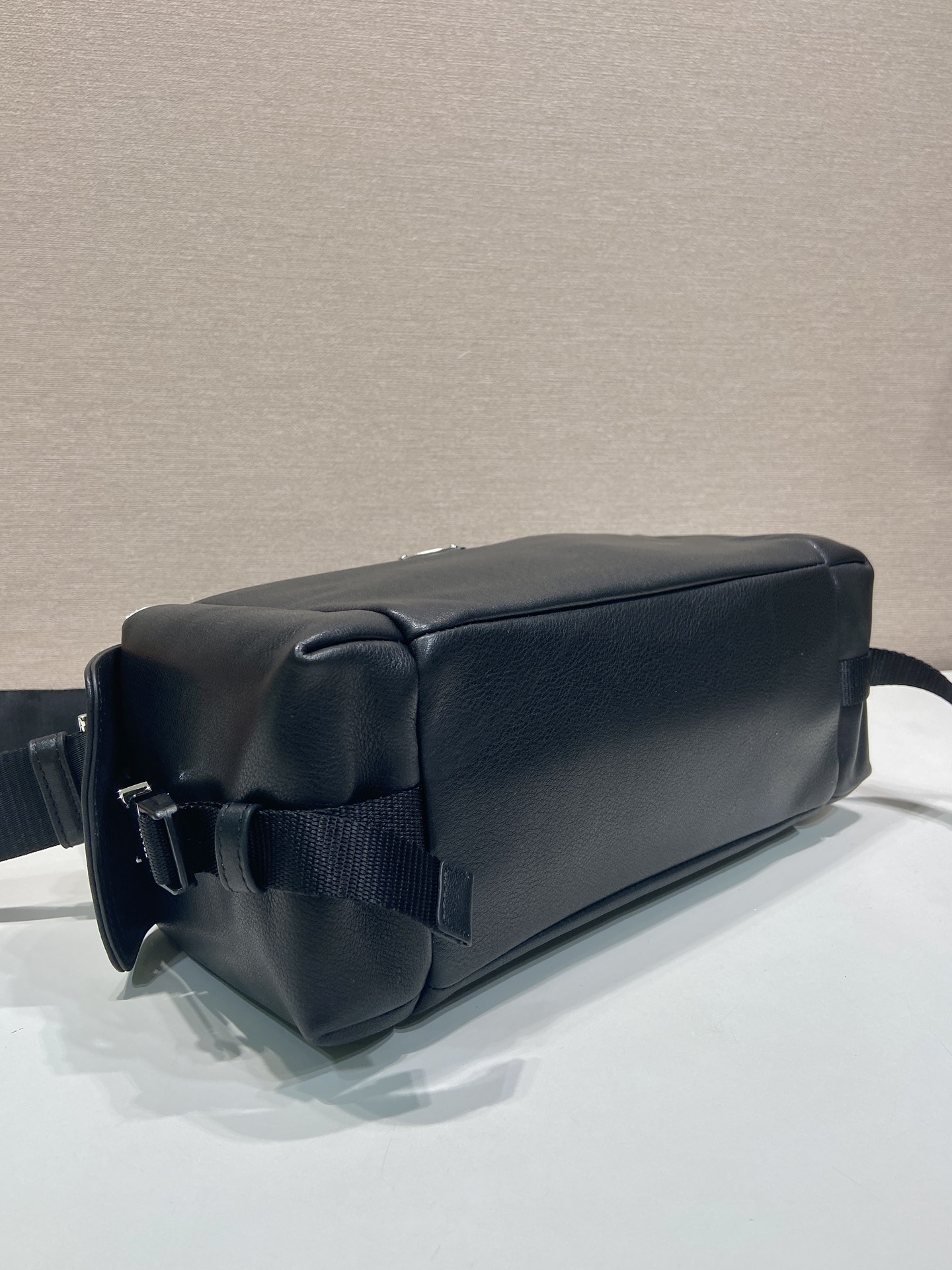 普拉达 PRADA  Re-Nylon 斜跨 单肩包 黑色 皮革 H0-2VH206_2HE8_F0002_V_OOO