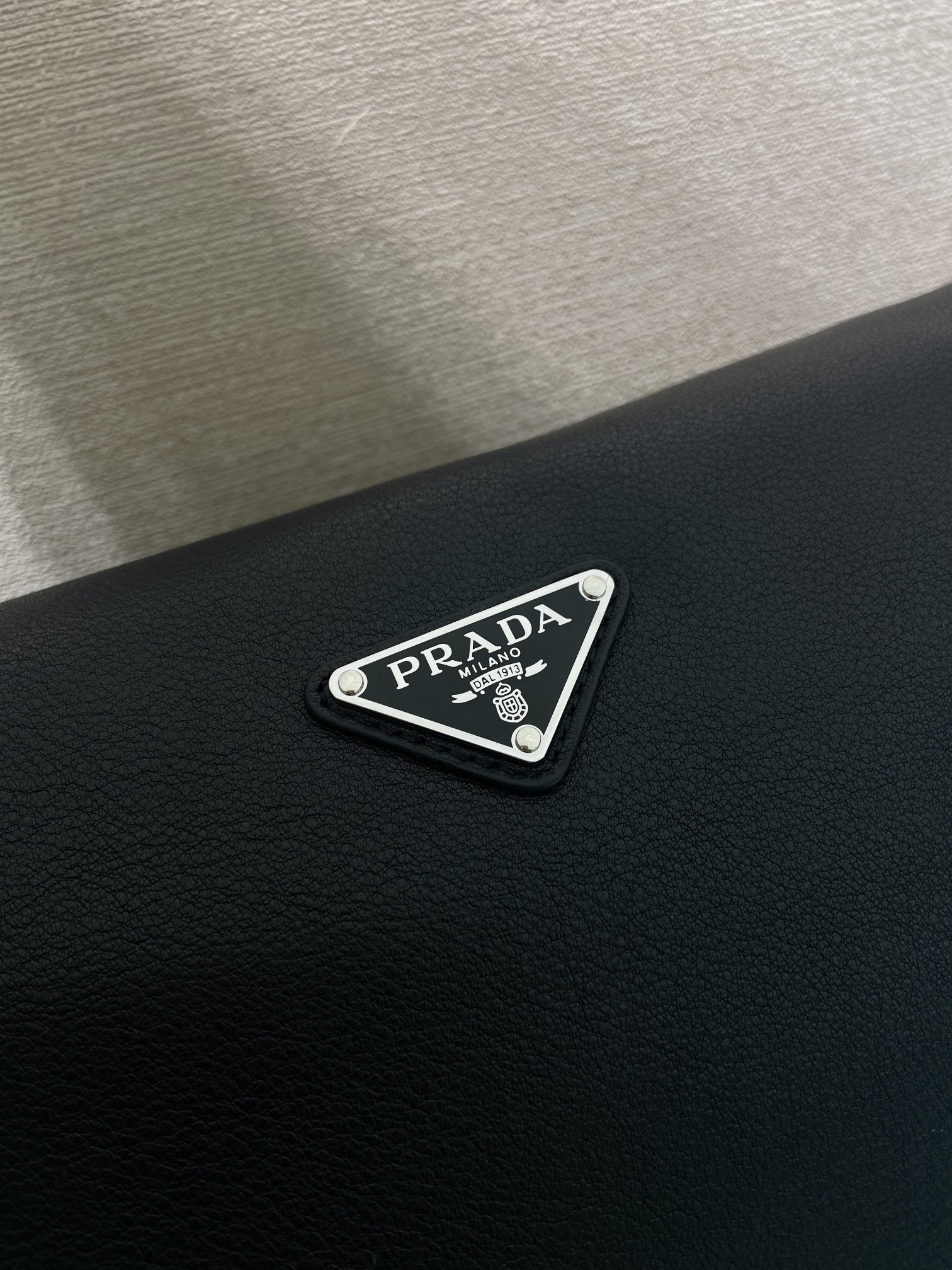 普拉达 PRADA  Re-Nylon 斜跨 单肩包 黑色 皮革 H0-2VH206_2HE8_F0002_V_OOO