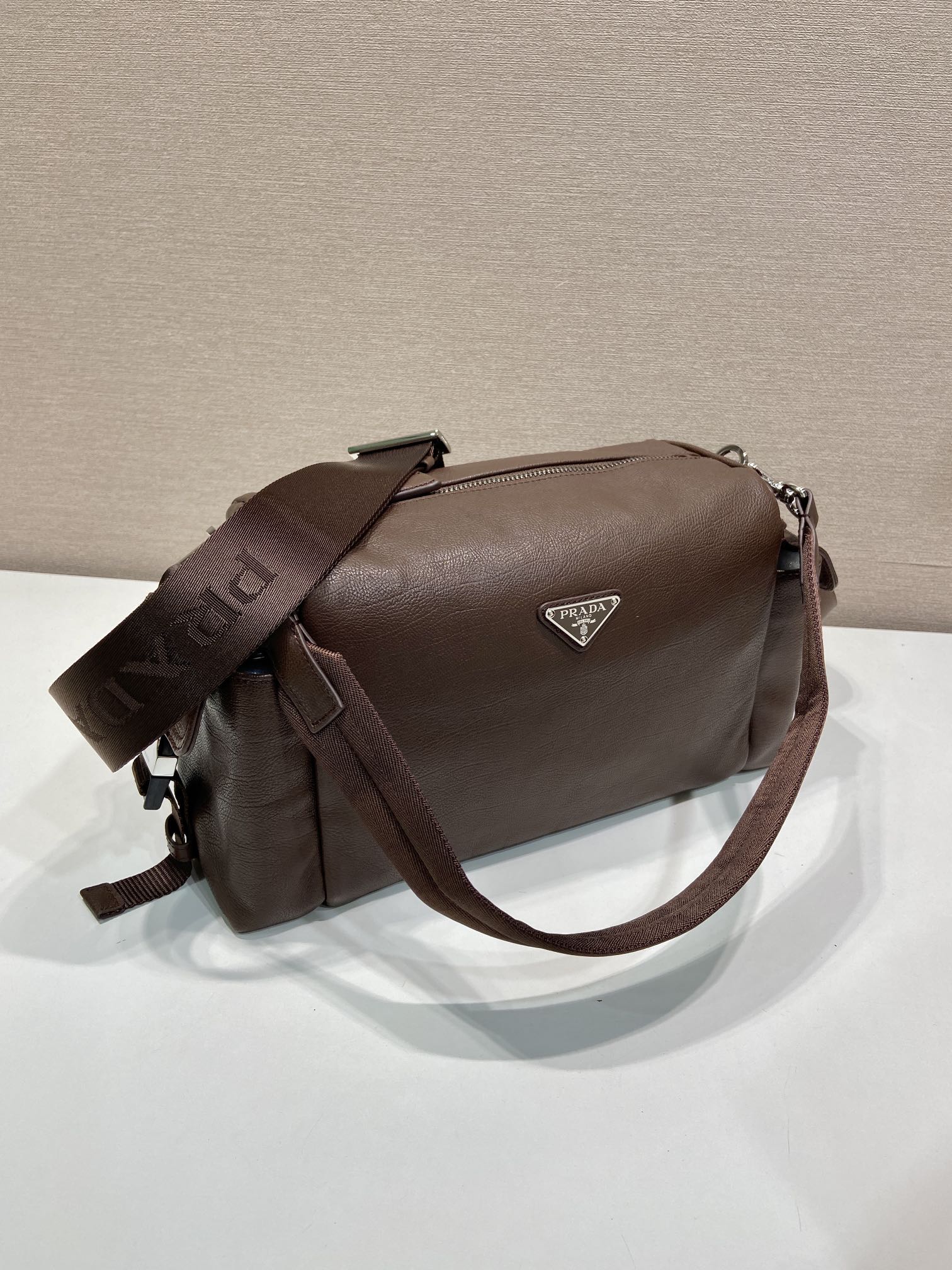 普拉达 PRADA  Re-Nylon 斜跨 单肩包 咖啡色 皮革 H0-2VH206_2HE8_F0201_V_OOO