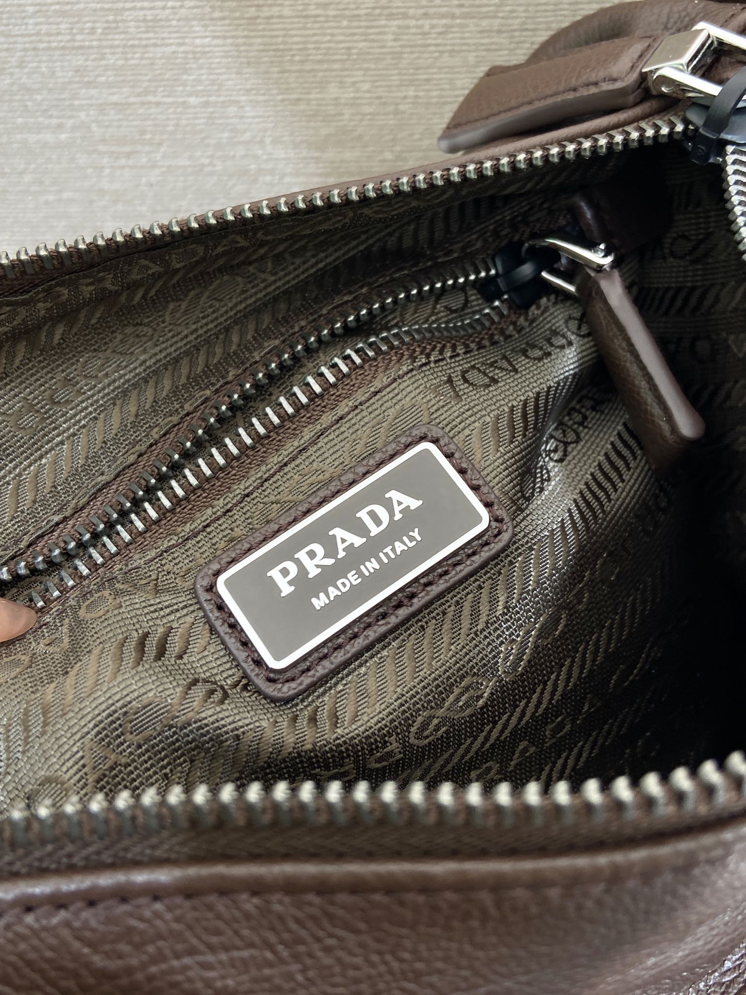普拉达 PRADA  Re-Nylon 斜跨 单肩包 咖啡色 皮革 H0-2VH206_2HE8_F0201_V_OOO