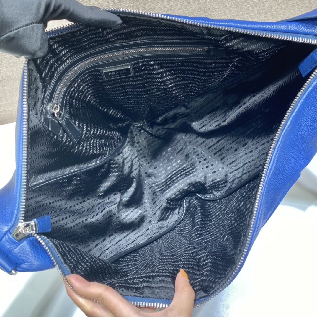 普拉达 PRADA Triangle 斜跨 单肩包 三角 蓝色 皮革 H0-2VY007_010_F0215_V_OLO