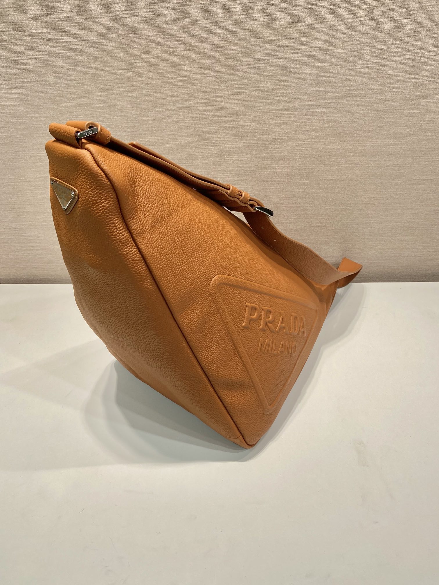 普拉达 PRADA Triangle 斜跨 单肩包 三角 棕色 皮革 H0-2VY007_VDLO_2BBEF_0_98L