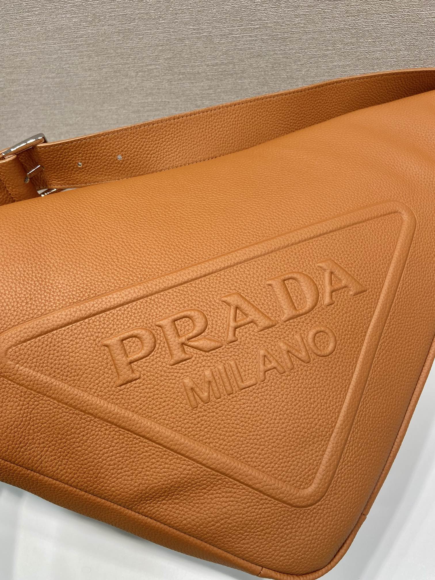 普拉达 PRADA Triangle 斜跨 单肩包 三角 棕色 皮革 H0-2VY007_VDLO_2BBEF_0_98L