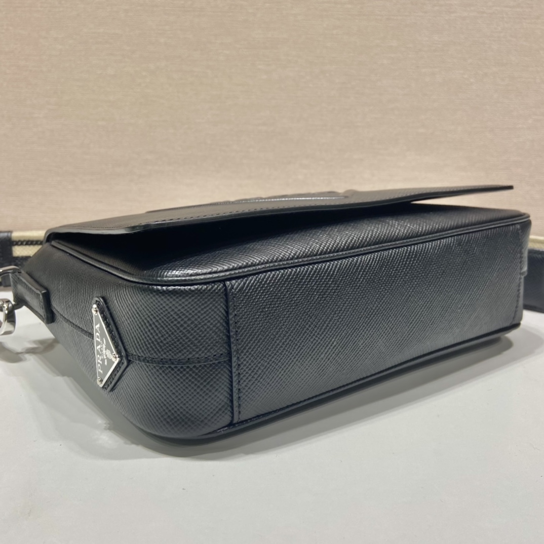 普拉达 PRADA Saffiano 邮差 斜跨 单肩包 皮革 H0-2VD046_2FAD_F0002_V_OOO