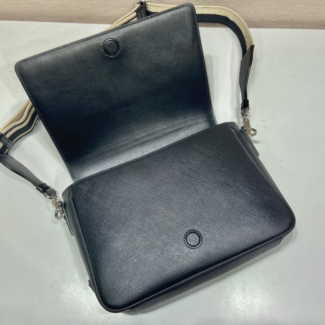 普拉达 PRADA Saffiano 邮差 斜跨 单肩包 皮革 H0-2VD046_2FAD_F0002_V_OOO