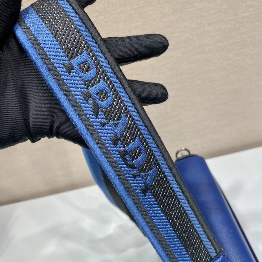 普拉达 PRADA Saffiano 邮差 斜跨 单肩包 蓝色皮革 H0-2VD046_2FAD_F0016_V_OOO