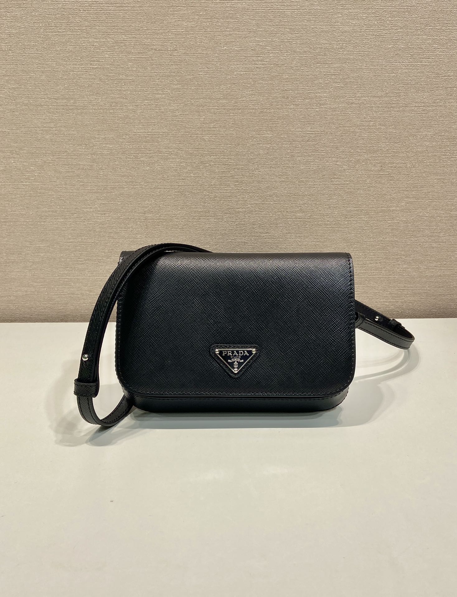 普拉达 PRADA  邮差 斜跨 单肩包 黑色十字纹 F0-2VD061_9Z2_F0002