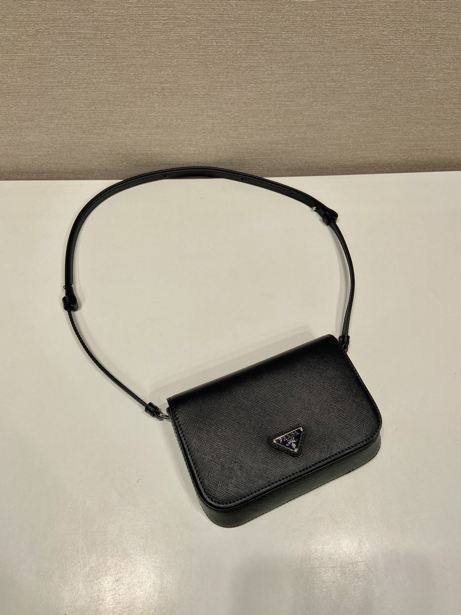 普拉达 PRADA  邮差 斜跨 单肩包 黑色十字纹 F0-2VD061_9Z2_F0002