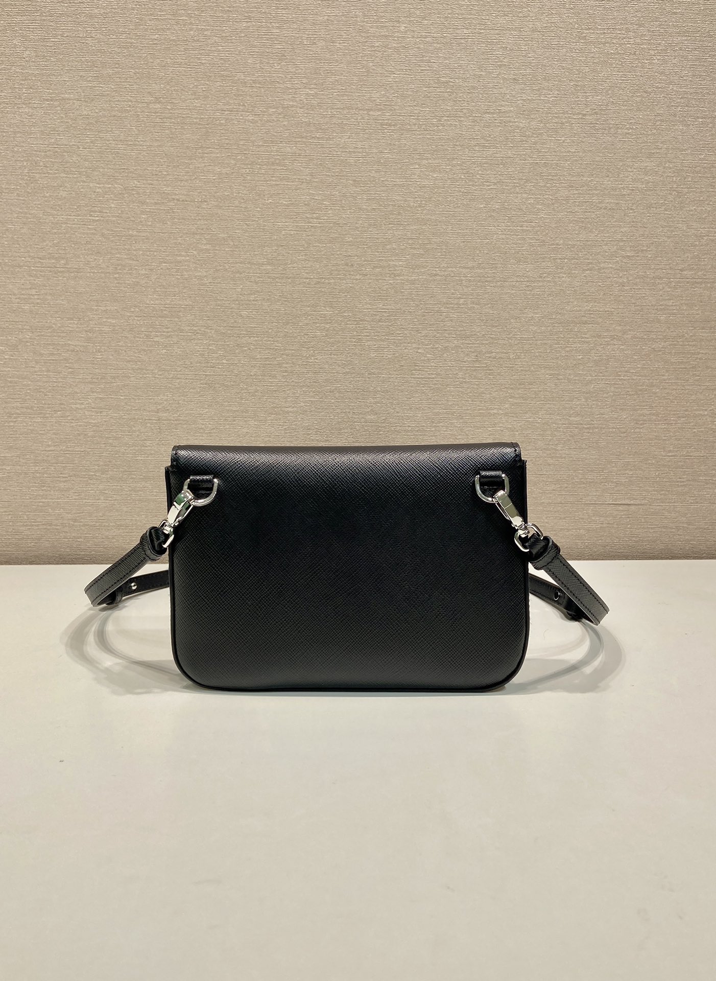 普拉达 PRADA  邮差 斜跨 单肩包 黑色十字纹 F0-2VD061_9Z2_F0002