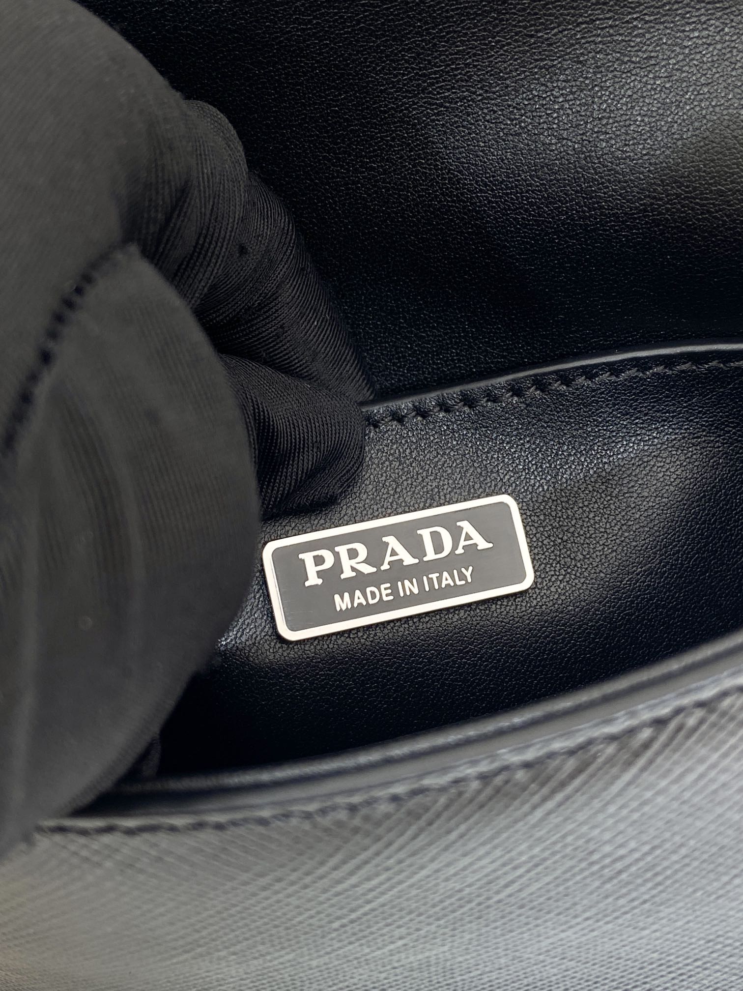 普拉达 PRADA  邮差 斜跨 单肩包 黑色十字纹 F0-2VD061_9Z2_F0002