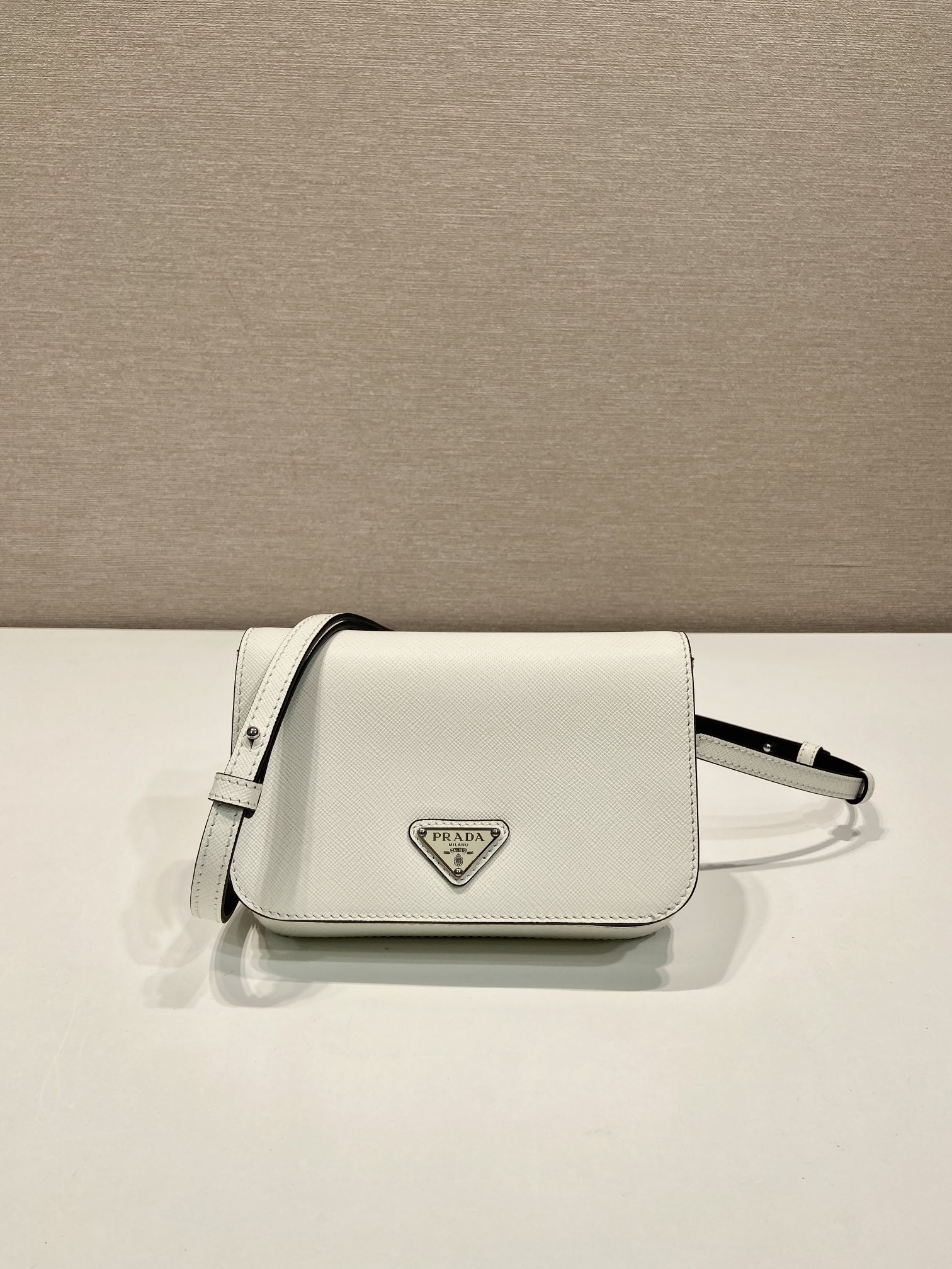 普拉达 PRADA  邮差 斜跨 单肩包 白色十字纹 F0-2VD061_9Z2_F0PG7