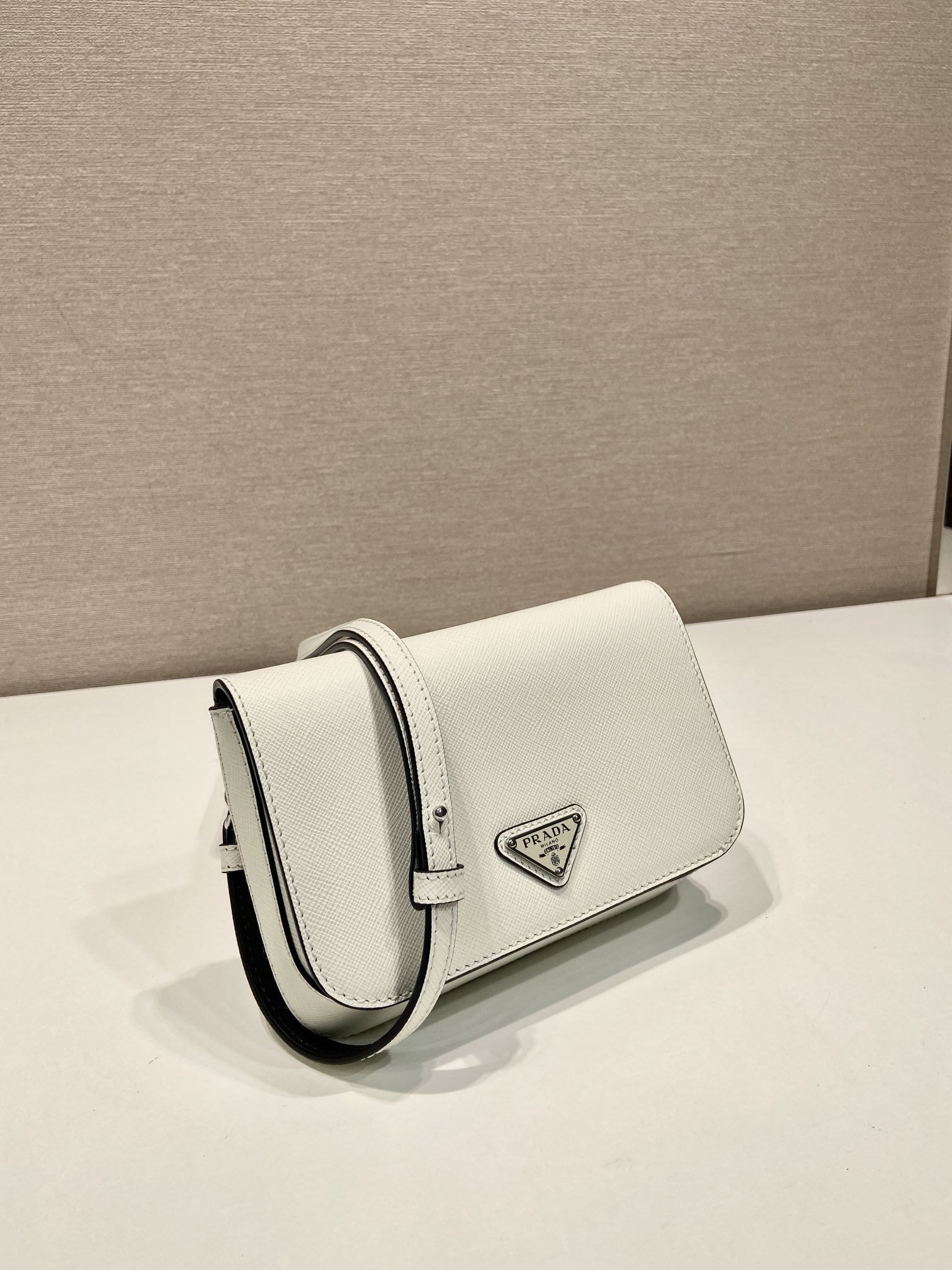 普拉达 PRADA  邮差 斜跨 单肩包 白色十字纹 F0-2VD061_9Z2_F0PG7