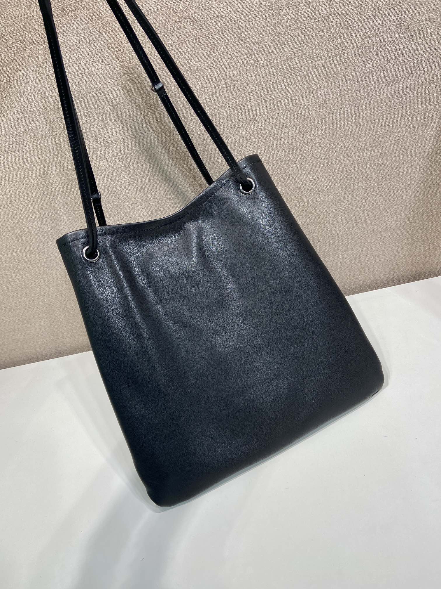 普拉达 PRADA  Route 斜跨 单肩包 托特tote 黑色牛皮 H0-1BC293_2G6F_F0002_V_OOO