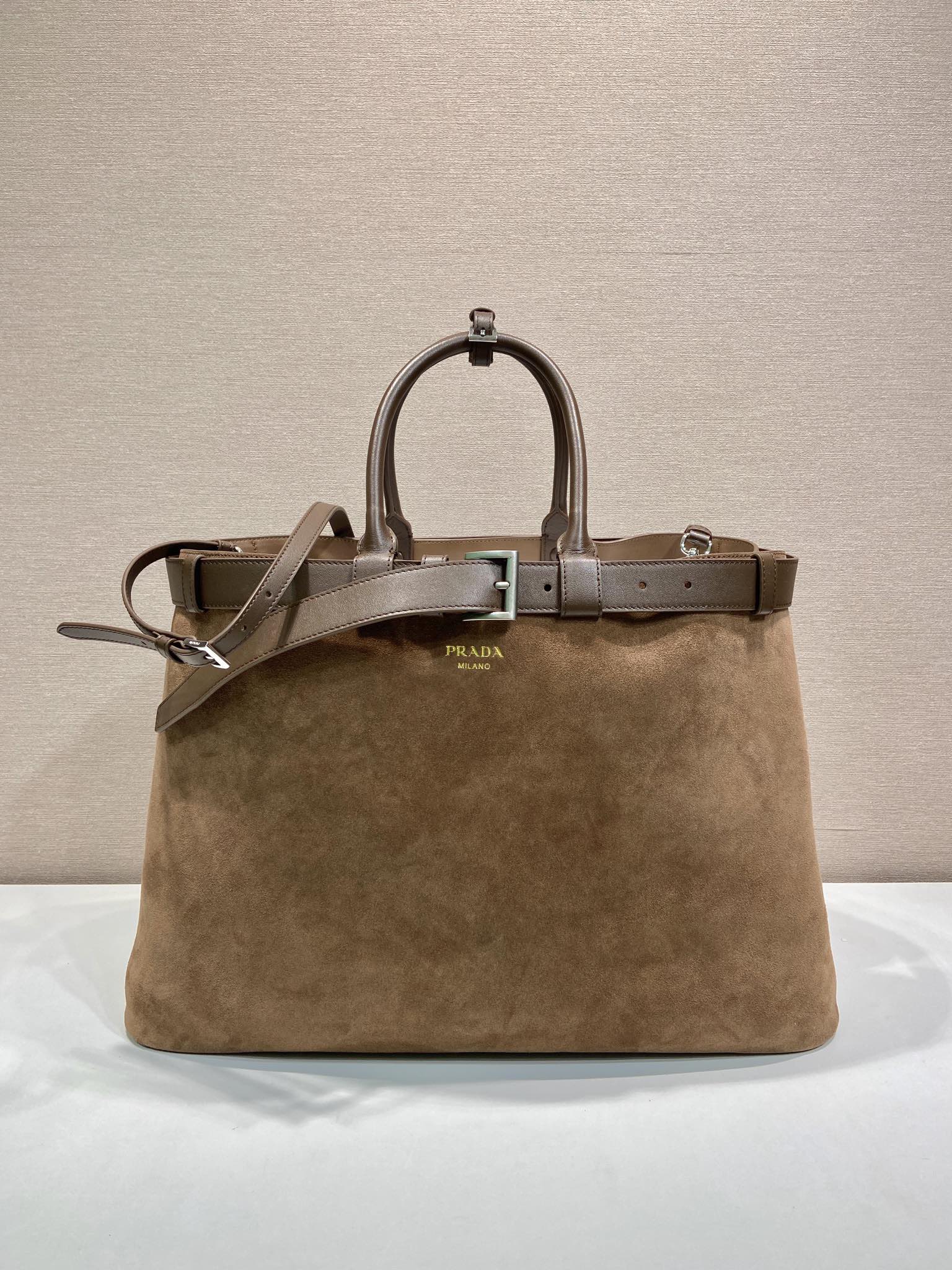 48CM 普拉达 PRADA Buckle 手提 斜跨 单肩包 麂皮棕色 J0-_2VG126 