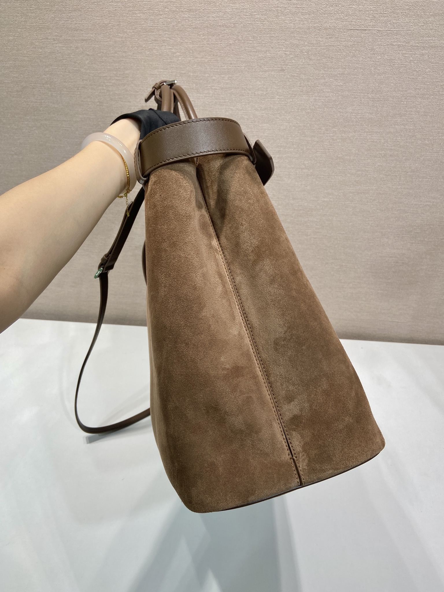 48CM 普拉达 PRADA Buckle 手提 斜跨 单肩包 麂皮棕色 J0-_2VG126 