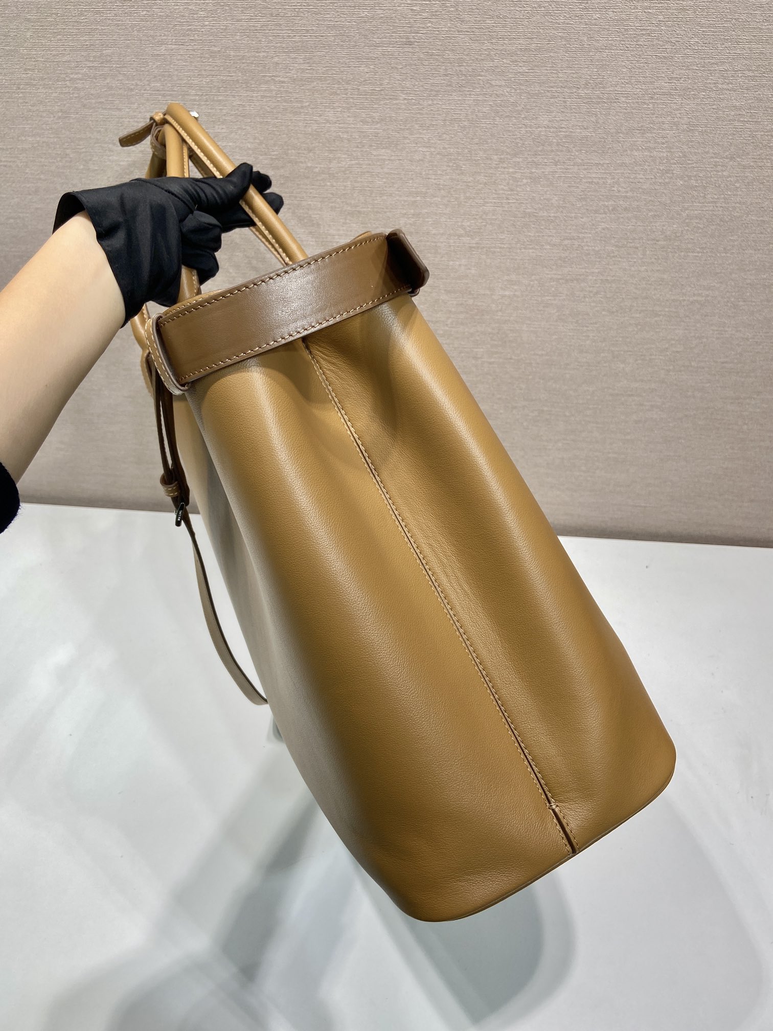48CM 普拉达 PRADA Buckle 手提 斜跨 单肩包 沙漠黄 粗带 J0-_2VG126 