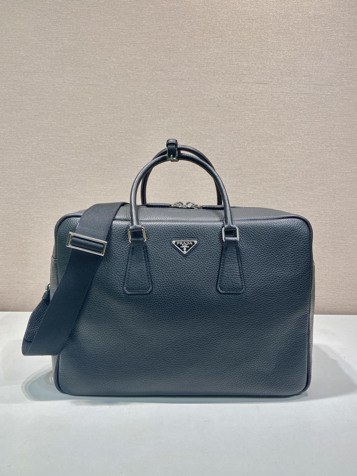 40CM 普拉达 PRADA Vitello Dino 手提公文 单肩包 黑色荔枝 J0-2VE339_2BBE_F0002