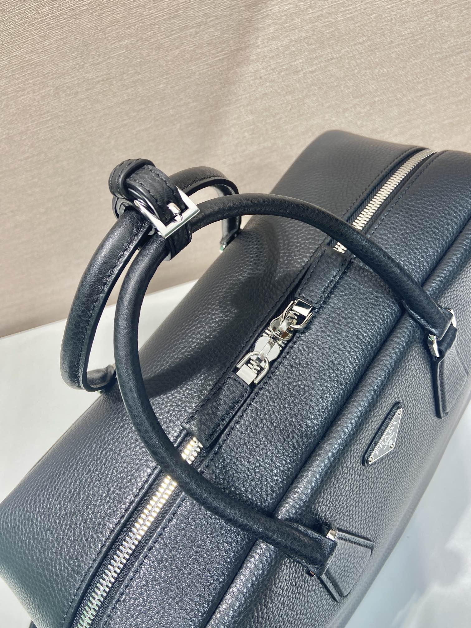 40CM 普拉达 PRADA Vitello Dino 手提公文 单肩包 黑色荔枝 J0-2VE339_2BBE_F0002