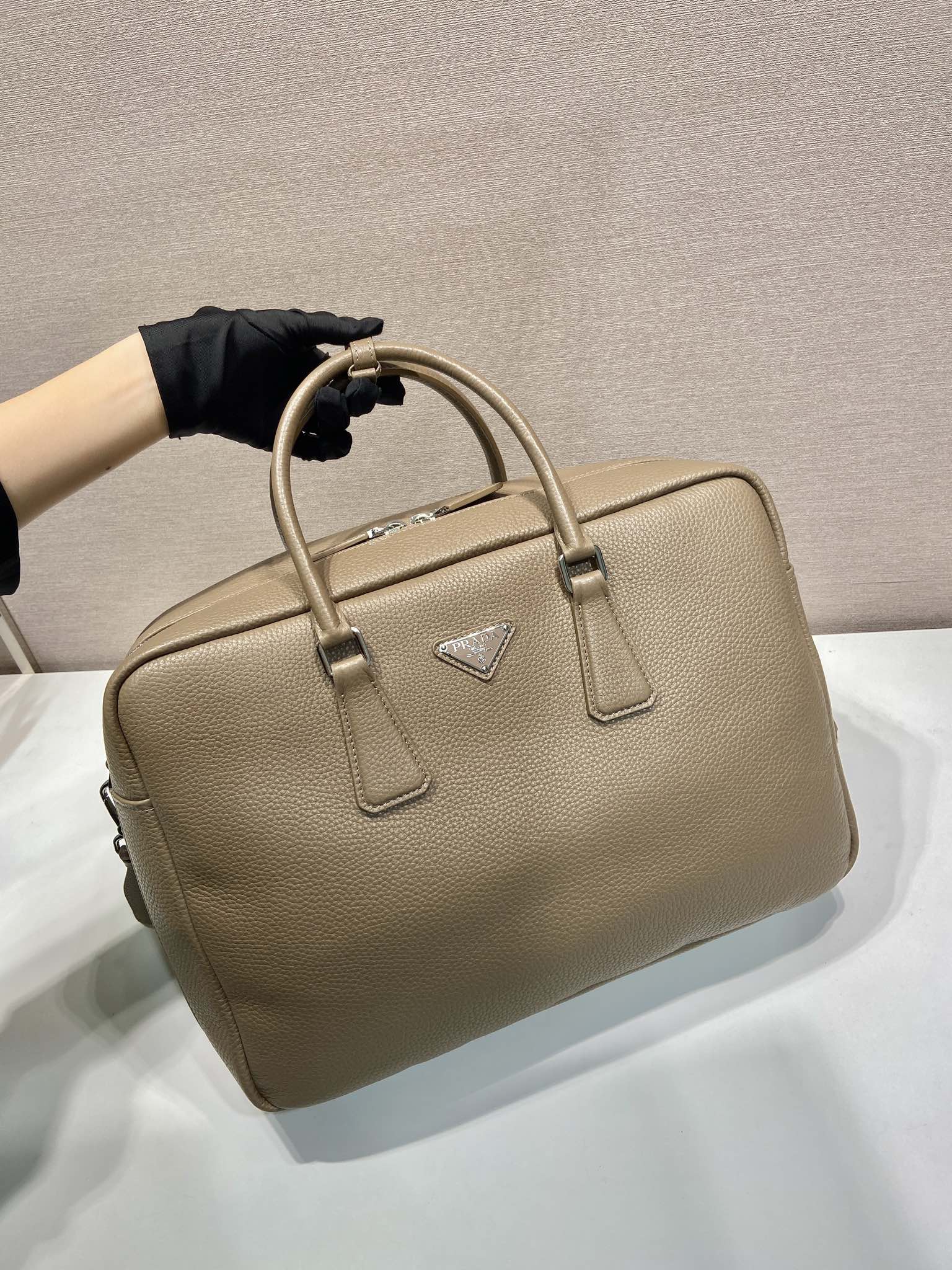 40CM 普拉达 PRADA Vitello Dino 手提公文 单肩包 奶茶棕荔枝 J0-2VE339 
