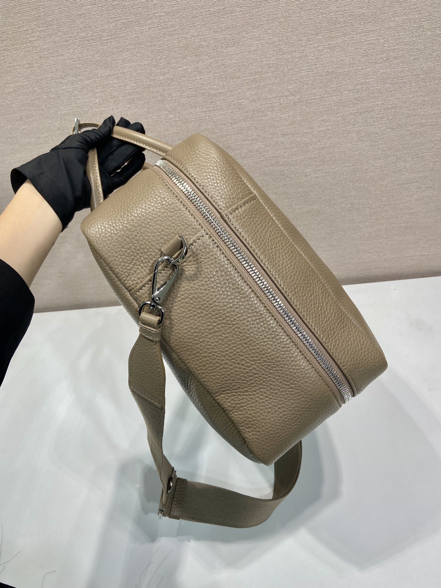 40CM 普拉达 PRADA Vitello Dino 手提公文 单肩包 奶茶棕荔枝 J0-2VE339 