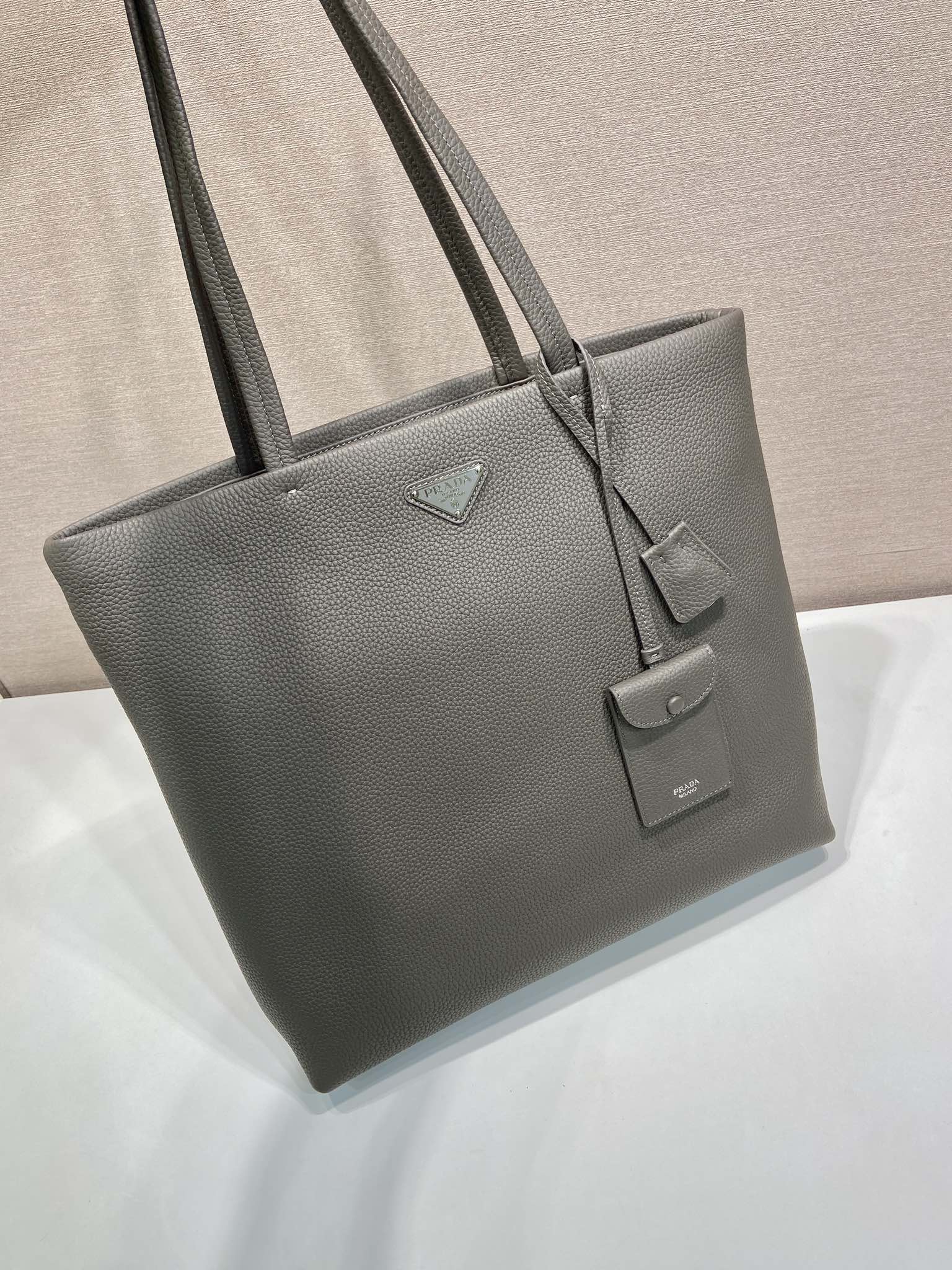 普拉达 PRADA  单肩手提 包 托特  三角logo灰色 皮 H0-2VG130 