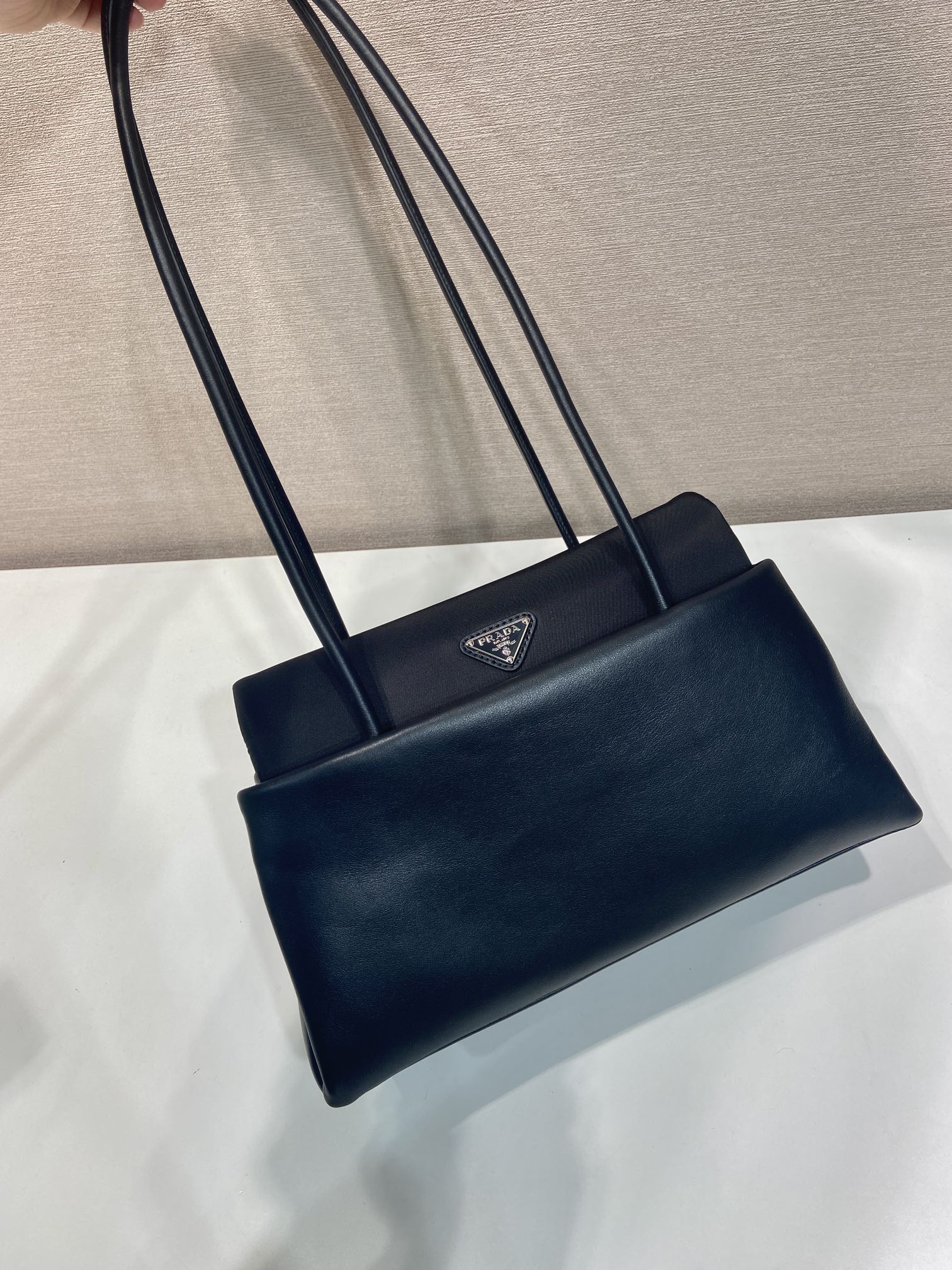 28CM 中号 普拉达 PRADA  Passage 单肩手提 女包  黑色 皮H0-1BA495_2G52_F0002_V_OPO