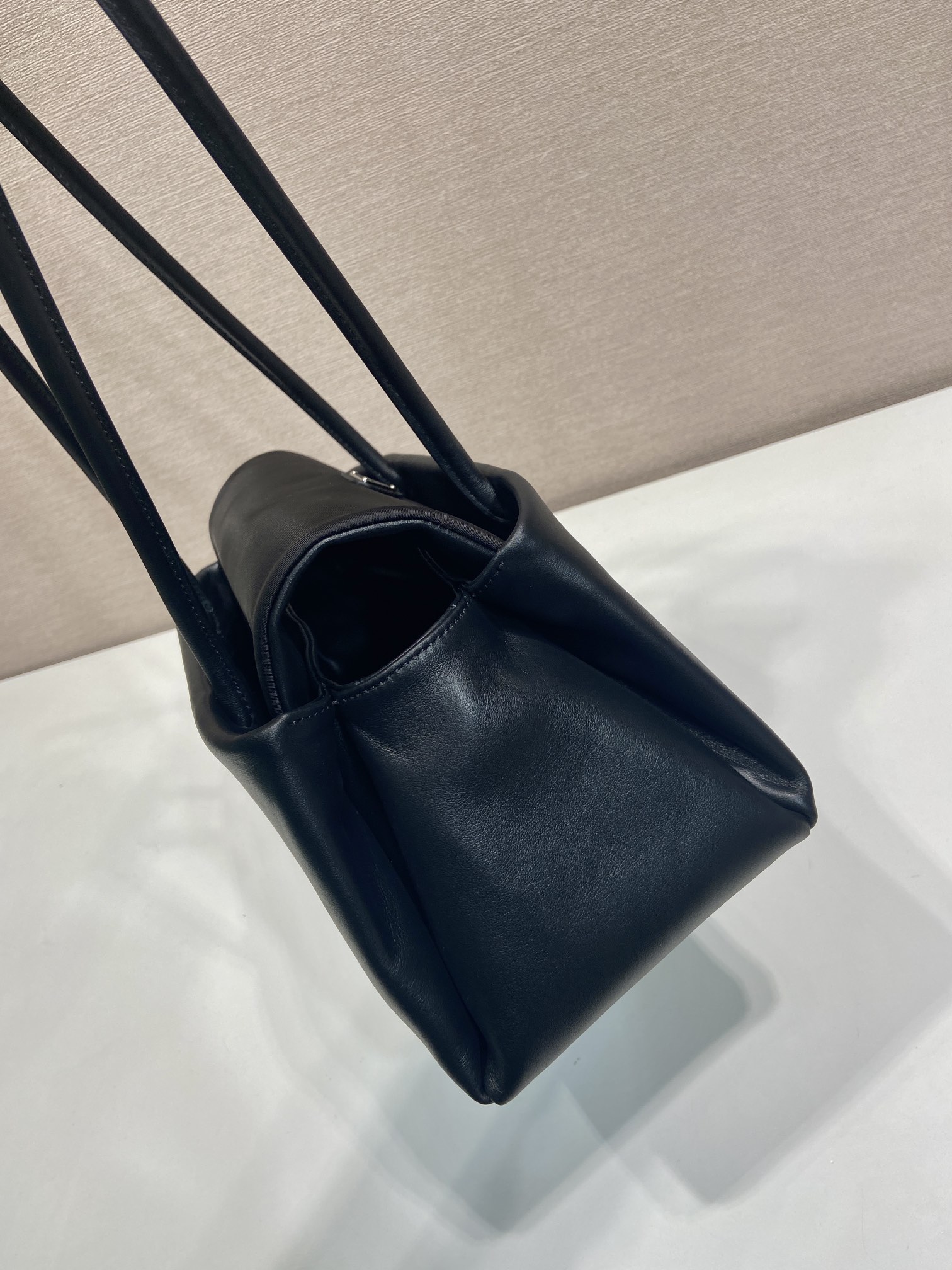28CM 中号 普拉达 PRADA  Passage 单肩手提 女包  黑色 皮H0-1BA495_2G52_F0002_V_OPO