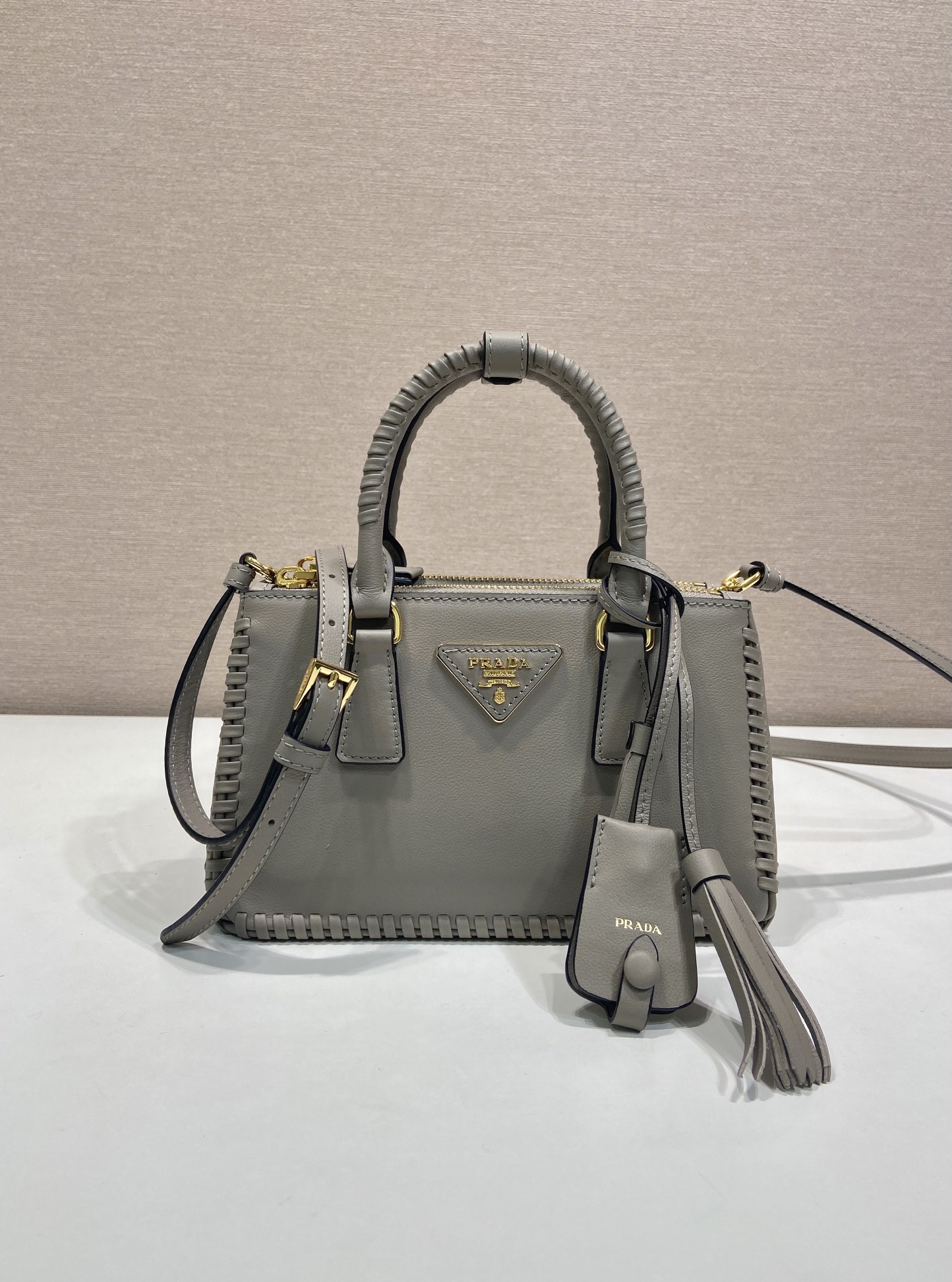 普拉达 PRADA  Galleria  斜跨手提 女包 双肩带 灰色 皮H0-1BA916 