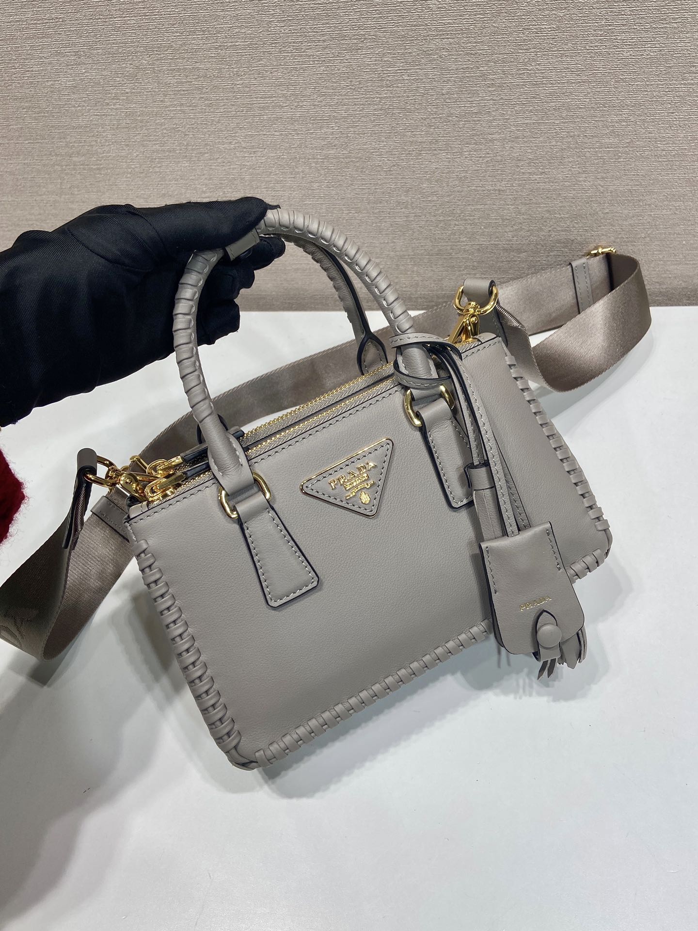 普拉达 PRADA  Galleria  斜跨手提 女包 双肩带 灰色 皮H0-1BA916 