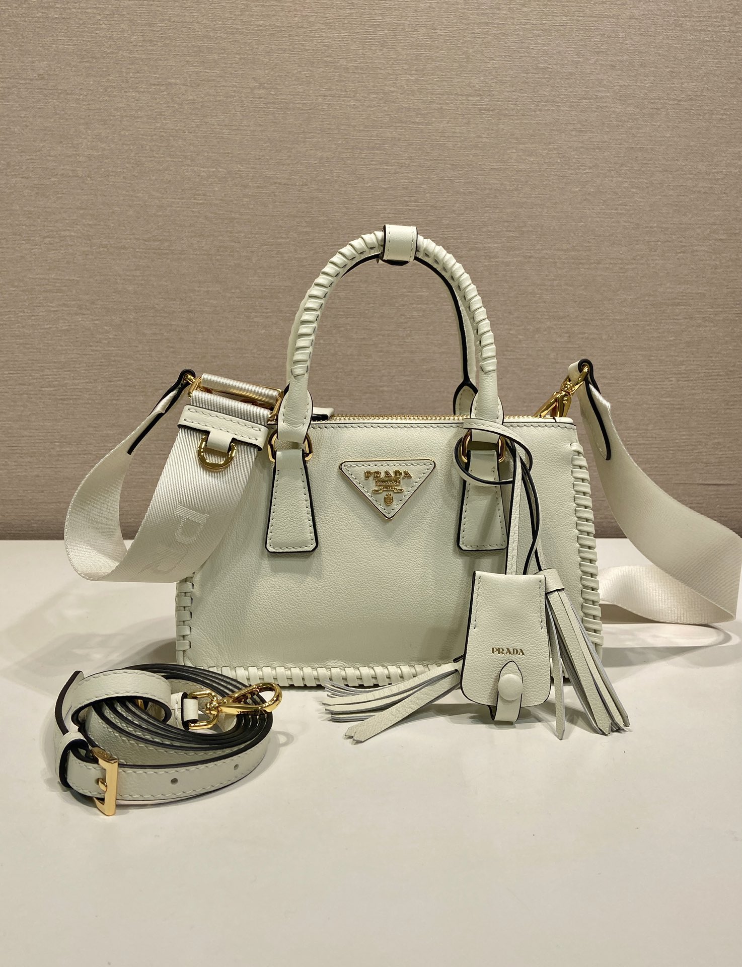 普拉达 PRADA  Galleria  斜跨手提 女包 双肩带 白色 皮H0-1BA916 