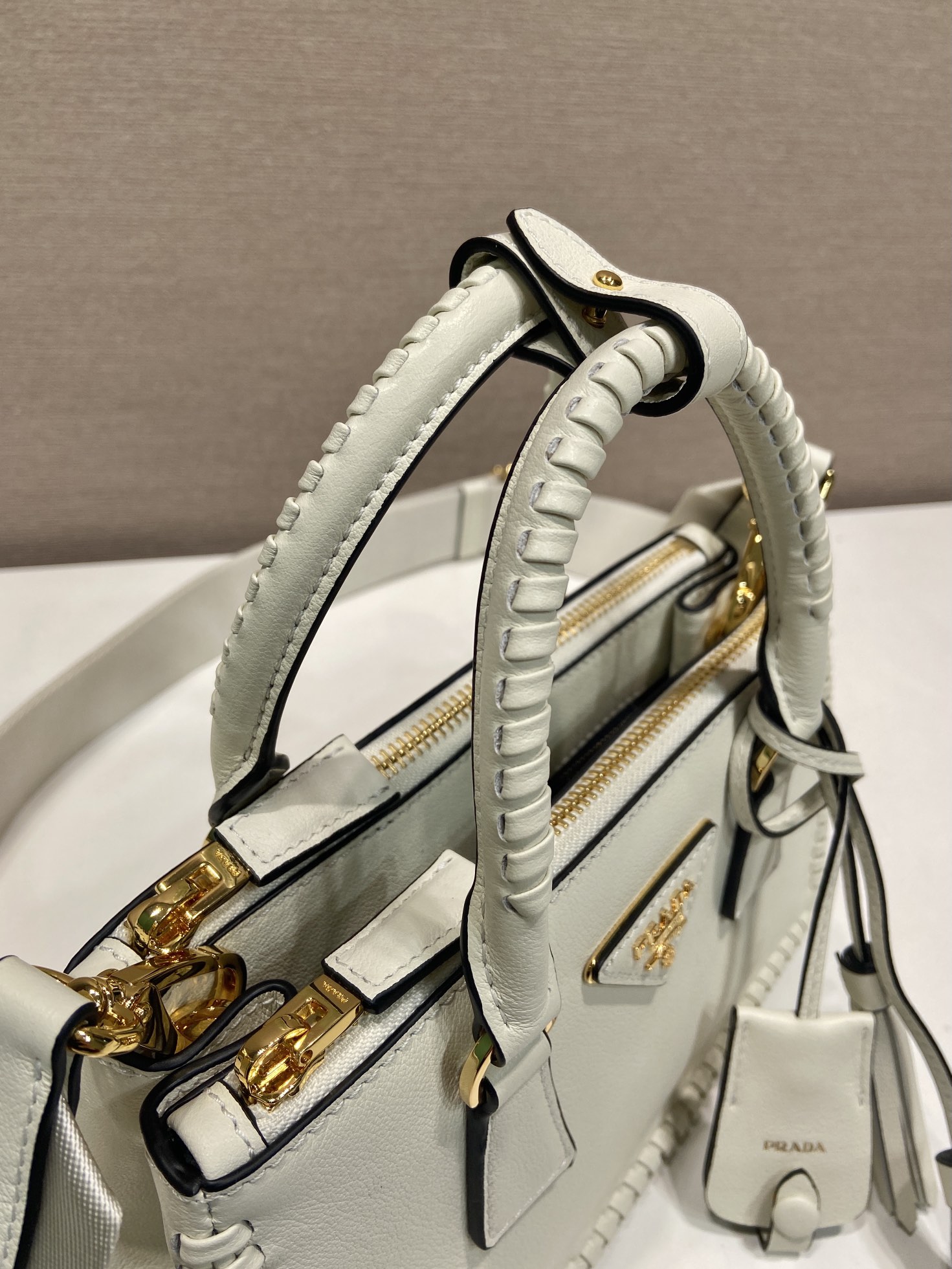 普拉达 PRADA  Galleria  斜跨手提 女包 双肩带 白色 皮H0-1BA916 