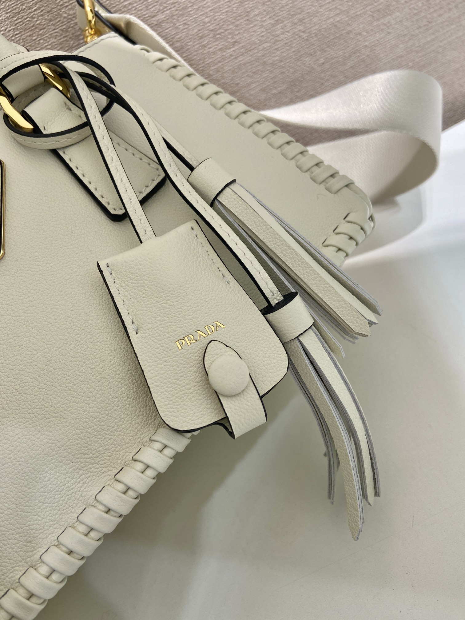 普拉达 PRADA  Galleria  斜跨手提 女包 双肩带 白色 皮H0-1BA916 