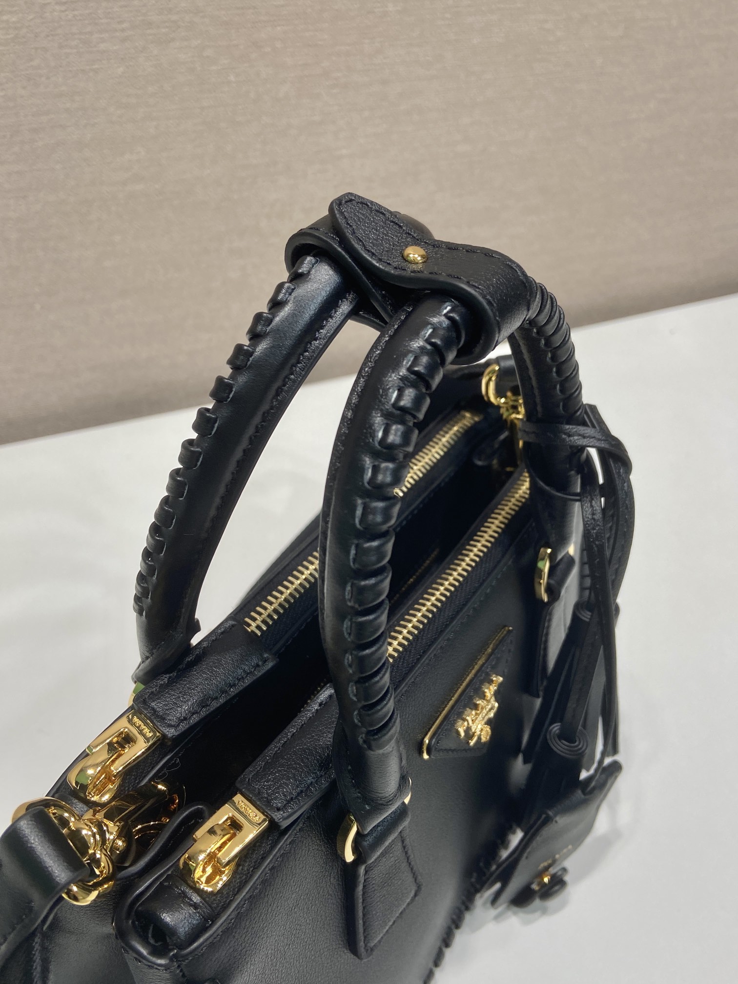 普拉达 PRADA  Galleria  斜跨手提 女包 双肩带 白色 皮H0-1BA916 