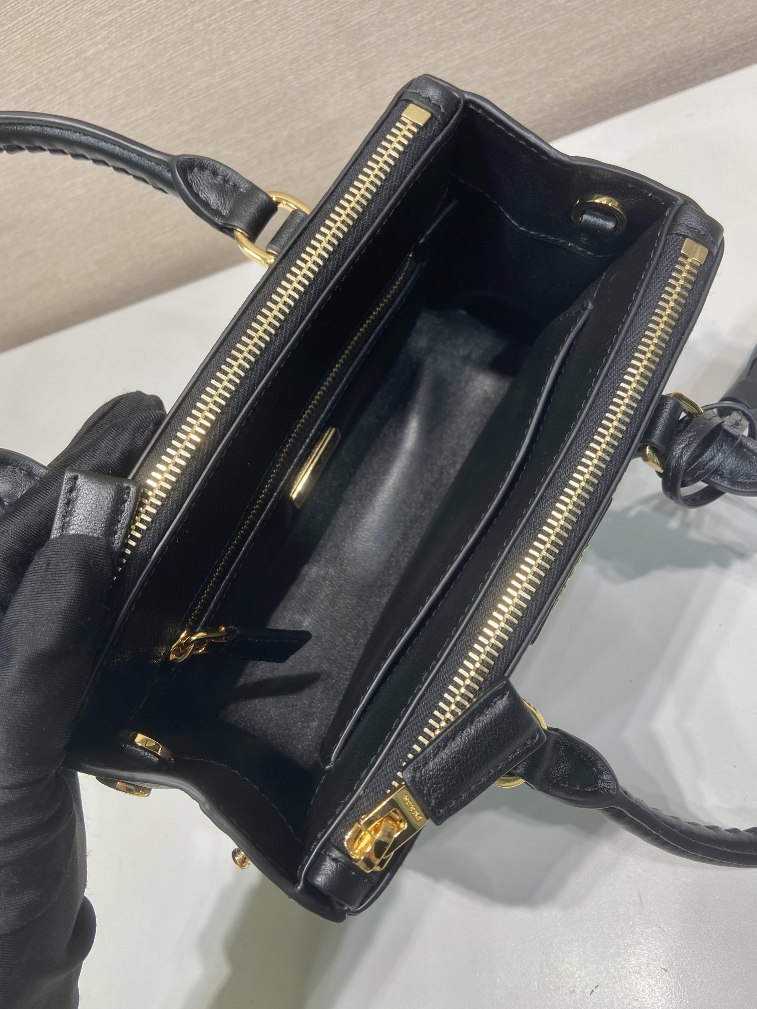 普拉达 PRADA  Galleria  斜跨手提 女包 双肩带 白色 皮H0-1BA916 