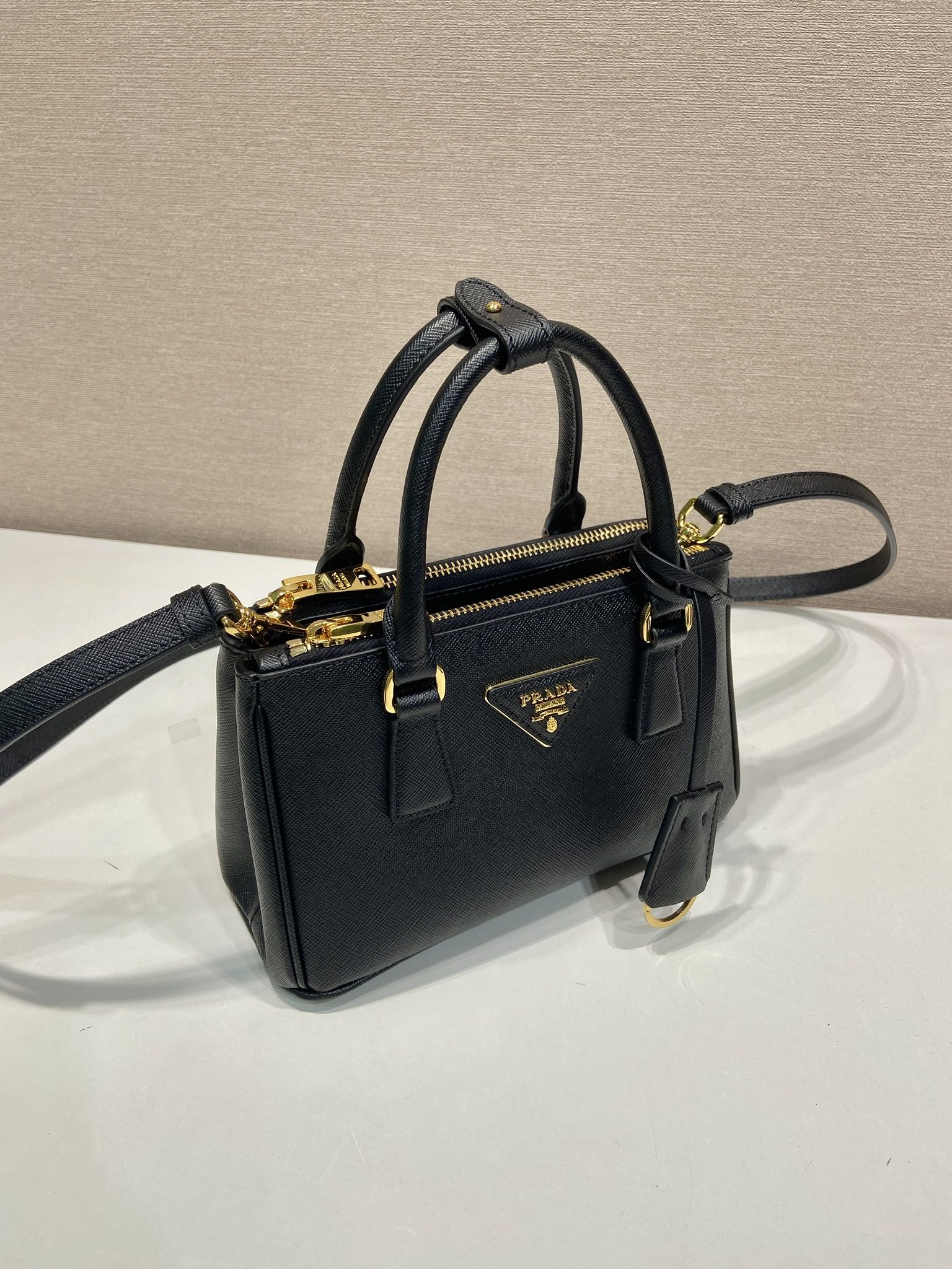 普拉达 PRADA  Galleria  斜跨手提 女包 双肩带 黑色 皮H0-1BA916 