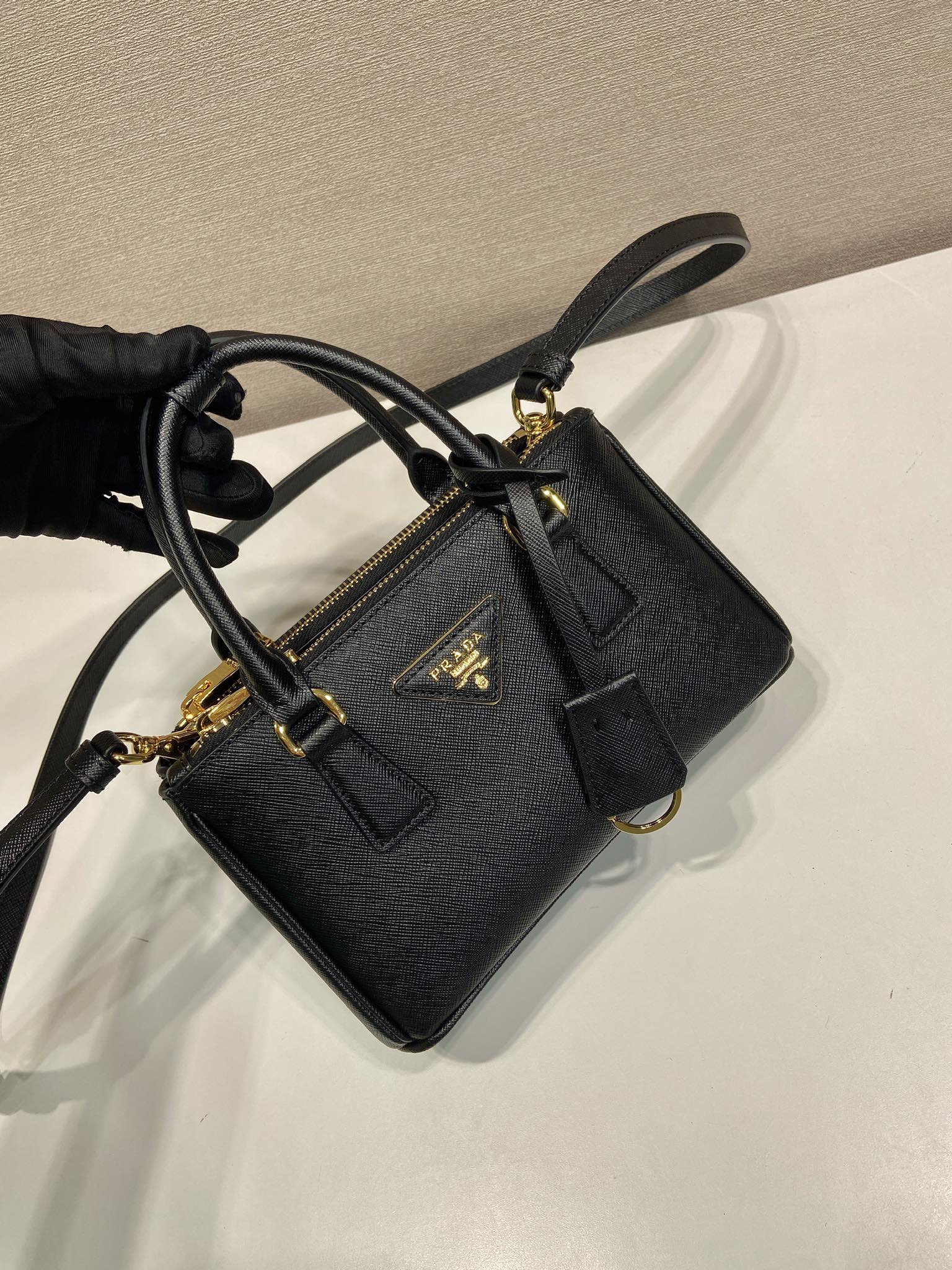 普拉达 PRADA  Galleria  斜跨手提 女包 双肩带 黑色 皮H0-1BA916 