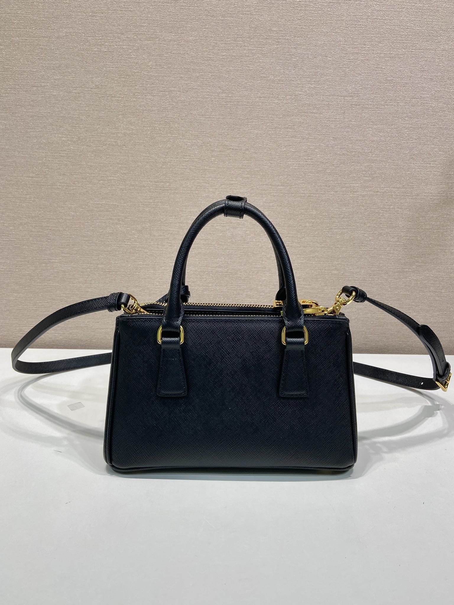 普拉达 PRADA  Galleria  斜跨手提 女包 双肩带 黑色 皮H0-1BA916 