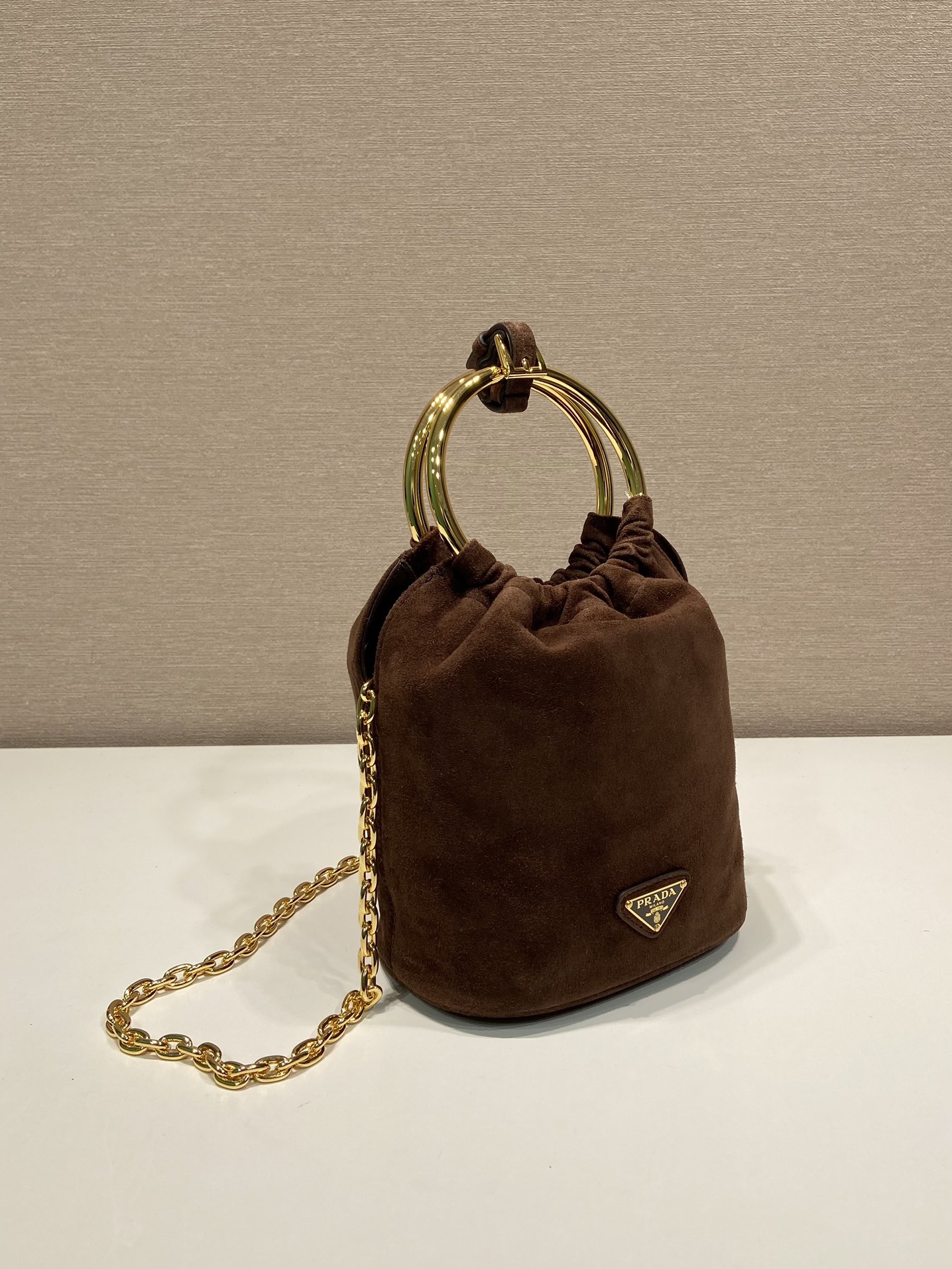 普拉达 PRADA 斜跨手提 水桶 女包  棕色麂皮 皮F0-1BC227_008_F0324_V_OOO