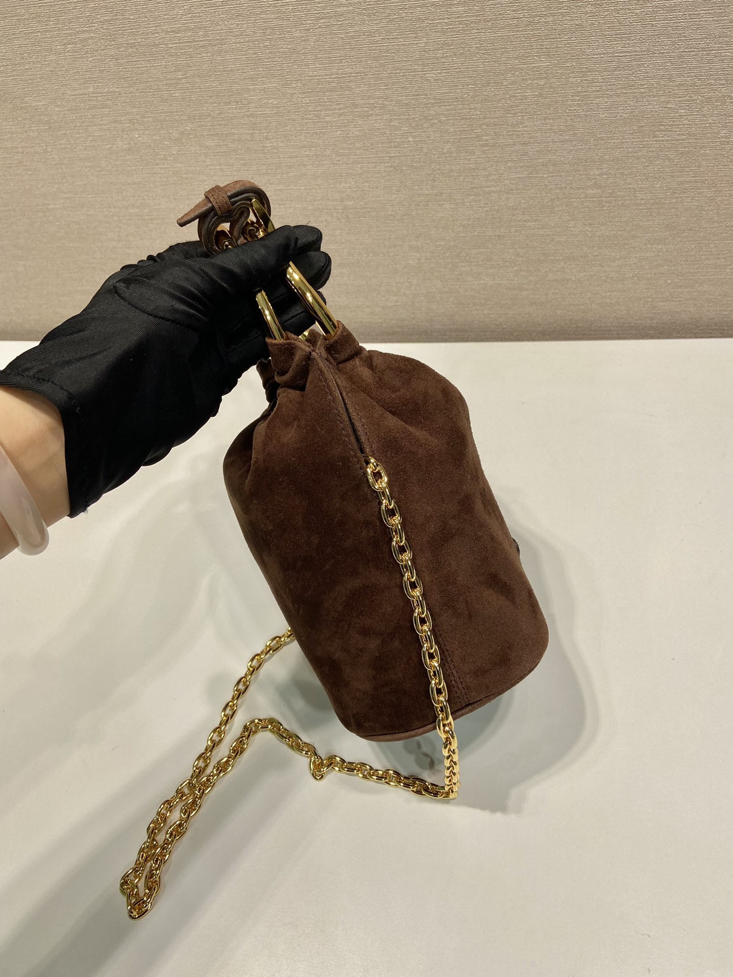 普拉达 PRADA 斜跨手提 水桶 女包  棕色麂皮 皮F0-1BC227_008_F0324_V_OOO