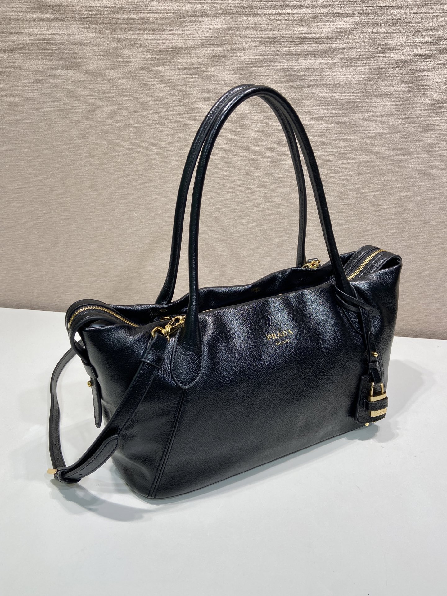 32CM 普拉达 PRADA Ouvert 斜跨手提 tote 女包 皮H0-1BG661_2HF2_F0002_V_OOO