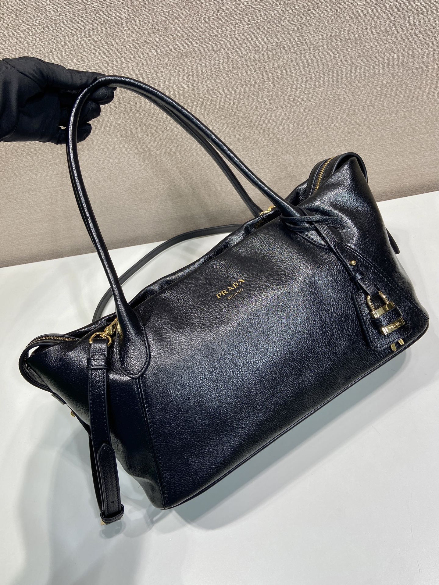32CM 普拉达 PRADA Ouvert 斜跨手提 tote 女包 皮H0-1BG661_2HF2_F0002_V_OOO