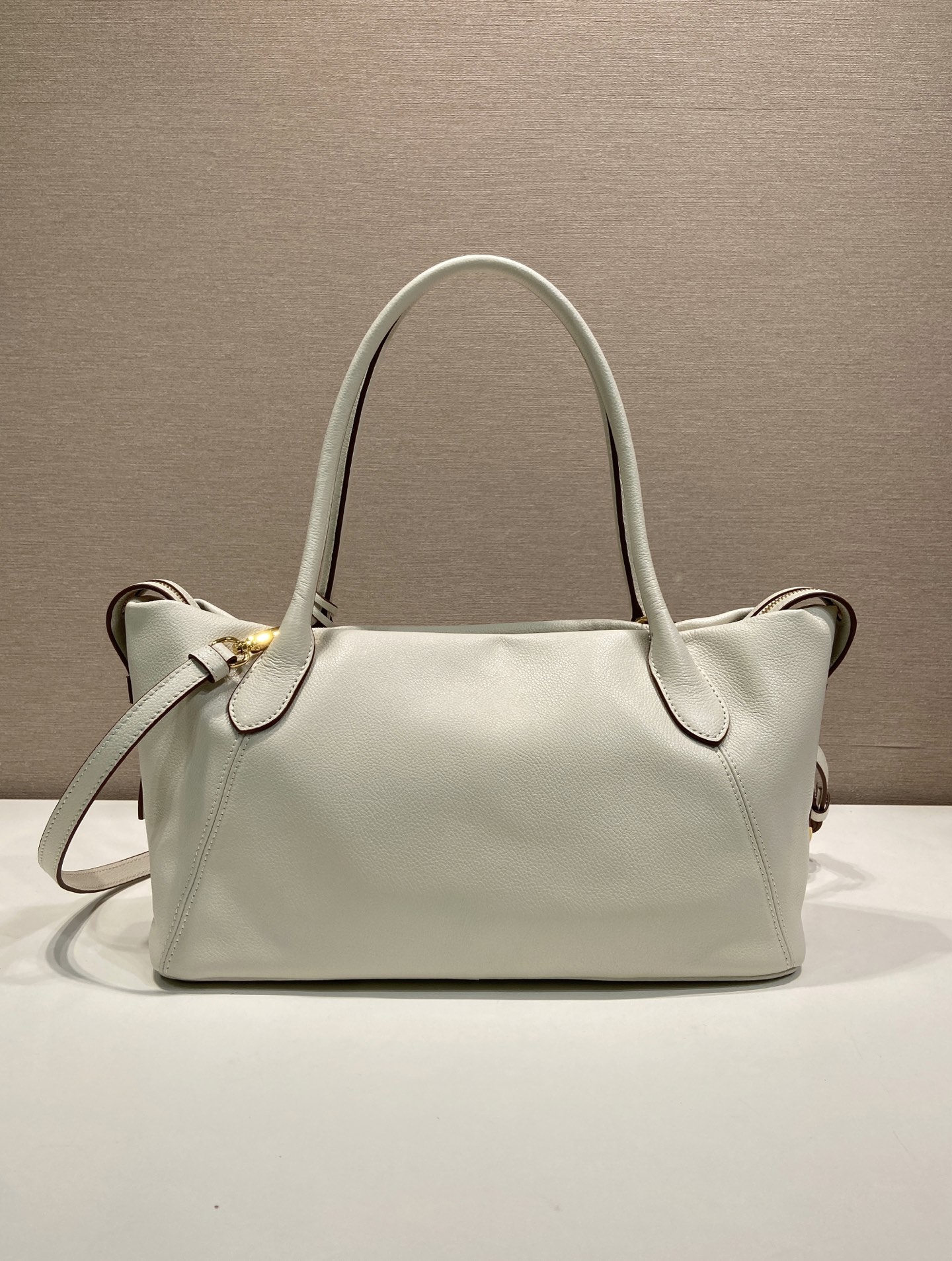 32CM 普拉达 PRADA Ouvert 斜跨手提 tote 女包 白色 皮H0-1BG661_2HF2_F0K74