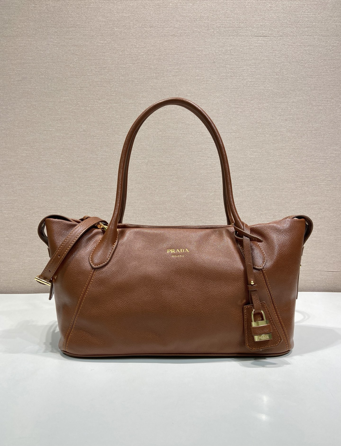 32CM 普拉达 PRADA Ouvert 斜跨手提 tote 女包 棕色 皮H0-1BG661_2HF2_F0042_V_OOO